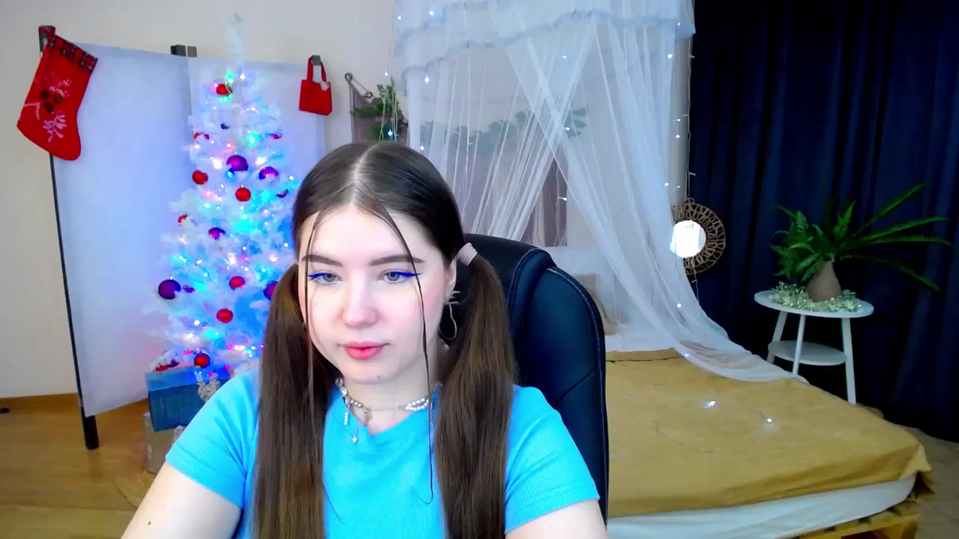 Gallery image thumbnail from AdmireMyEyes's myfreecams stream on, 12/08/2024, 18:56 image 1 of 20