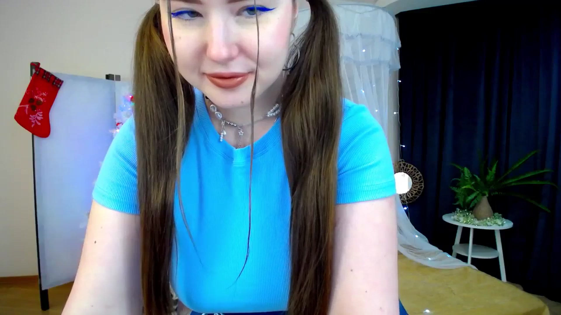 Gallery image thumbnail from AdmireMyEyes's myfreecams stream on, 12/08/2024, 18:56 image 18 of 20