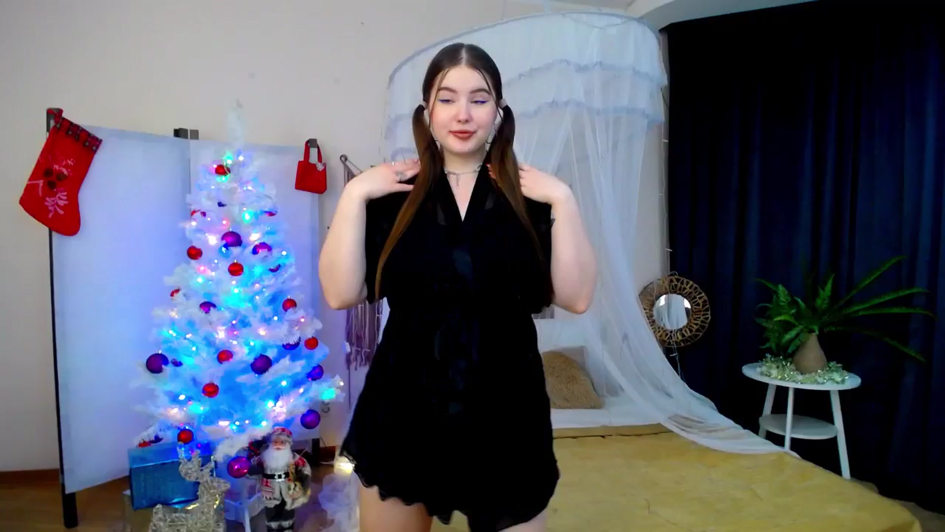 Gallery image thumbnail from AdmireMyEyes's myfreecams stream on, 12/08/2024, 22:46 image 13 of 20