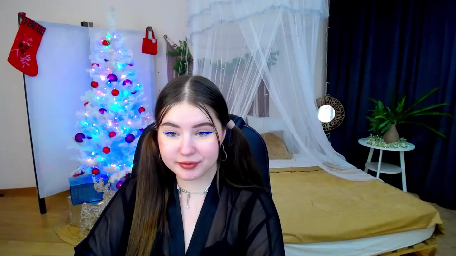 Gallery image thumbnail from AdmireMyEyes's myfreecams stream on, 12/08/2024, 22:46 image 20 of 20