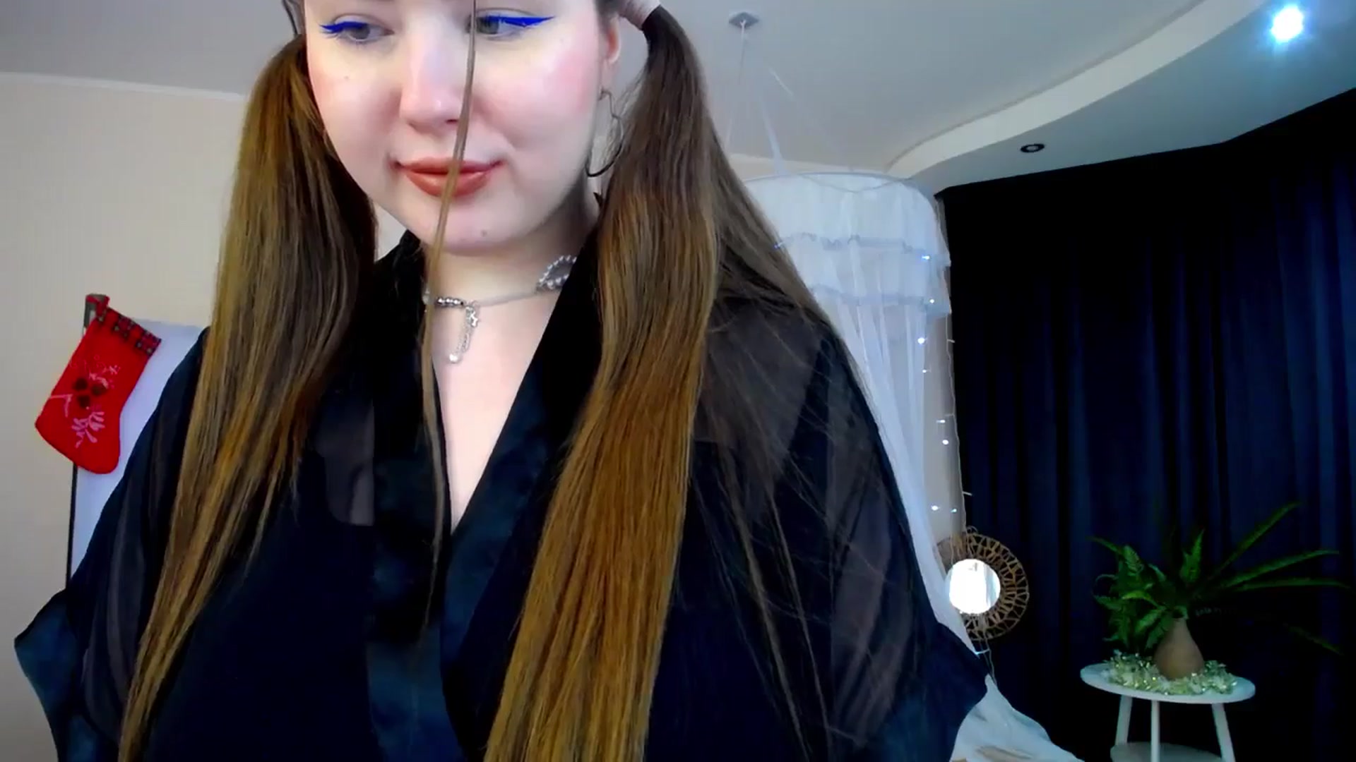Gallery image thumbnail from AdmireMyEyes's myfreecams stream on, 12/08/2024, 22:46 image 16 of 20