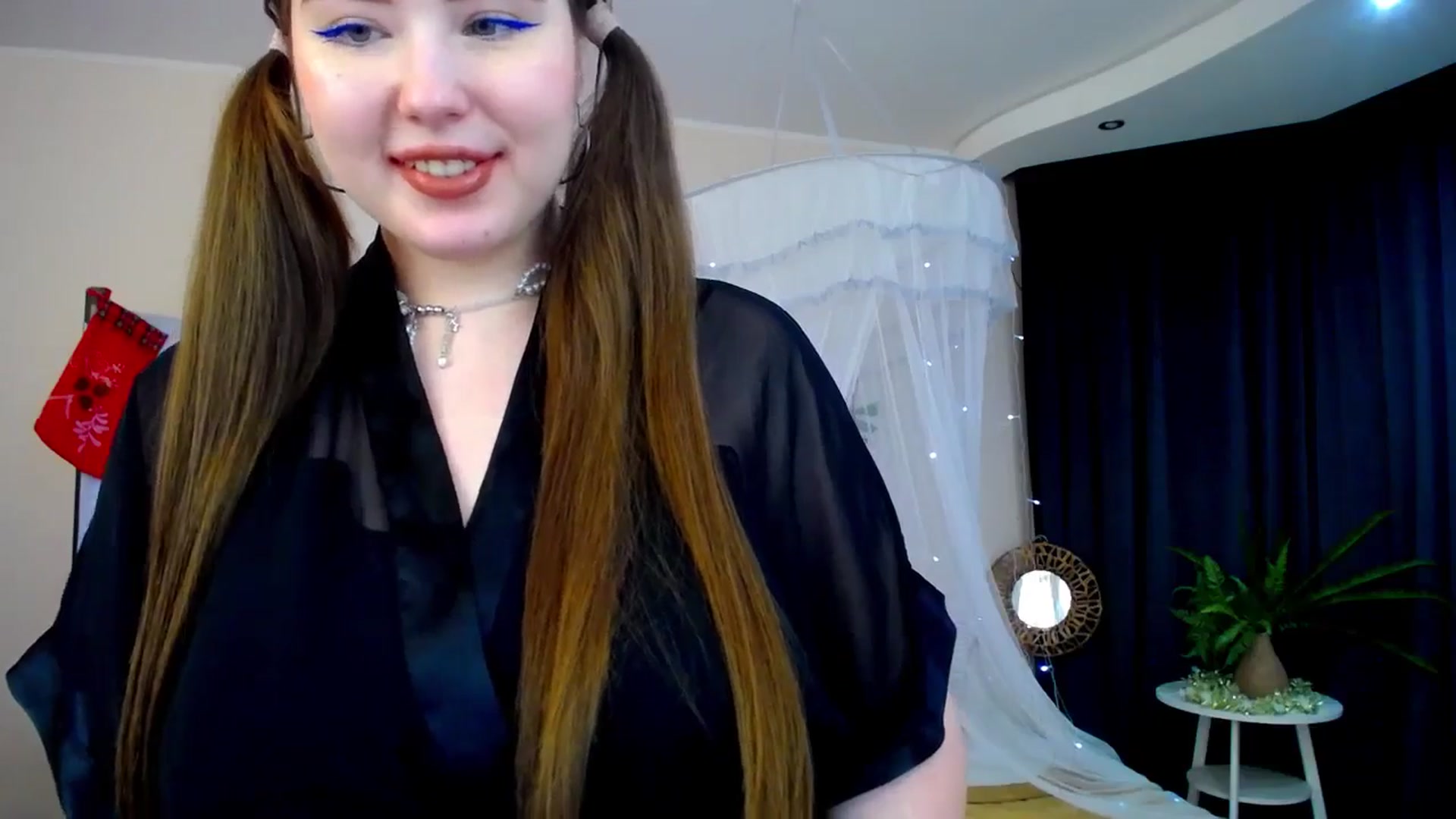 Gallery image thumbnail from AdmireMyEyes's myfreecams stream on, 12/08/2024, 22:46 image 14 of 20