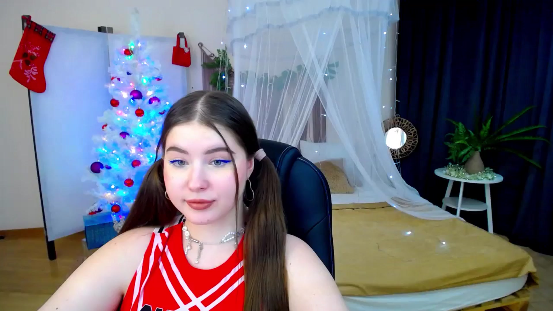 Gallery image thumbnail from AdmireMyEyes's myfreecams stream on, 12/08/2024, 23:10 image 8 of 20