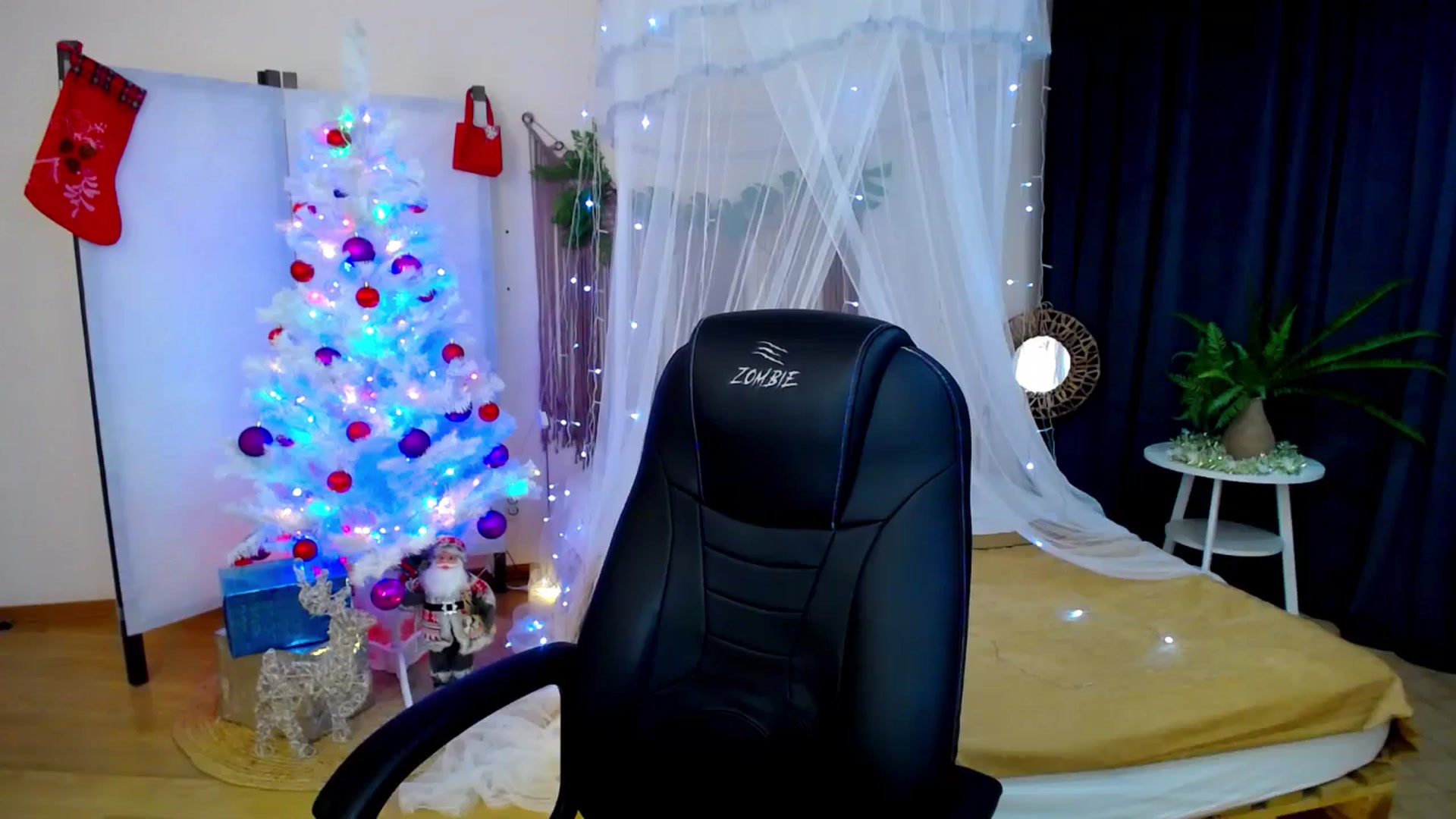Gallery image thumbnail from AdmireMyEyes's myfreecams stream on, 12/08/2024, 23:10 image 1 of 20