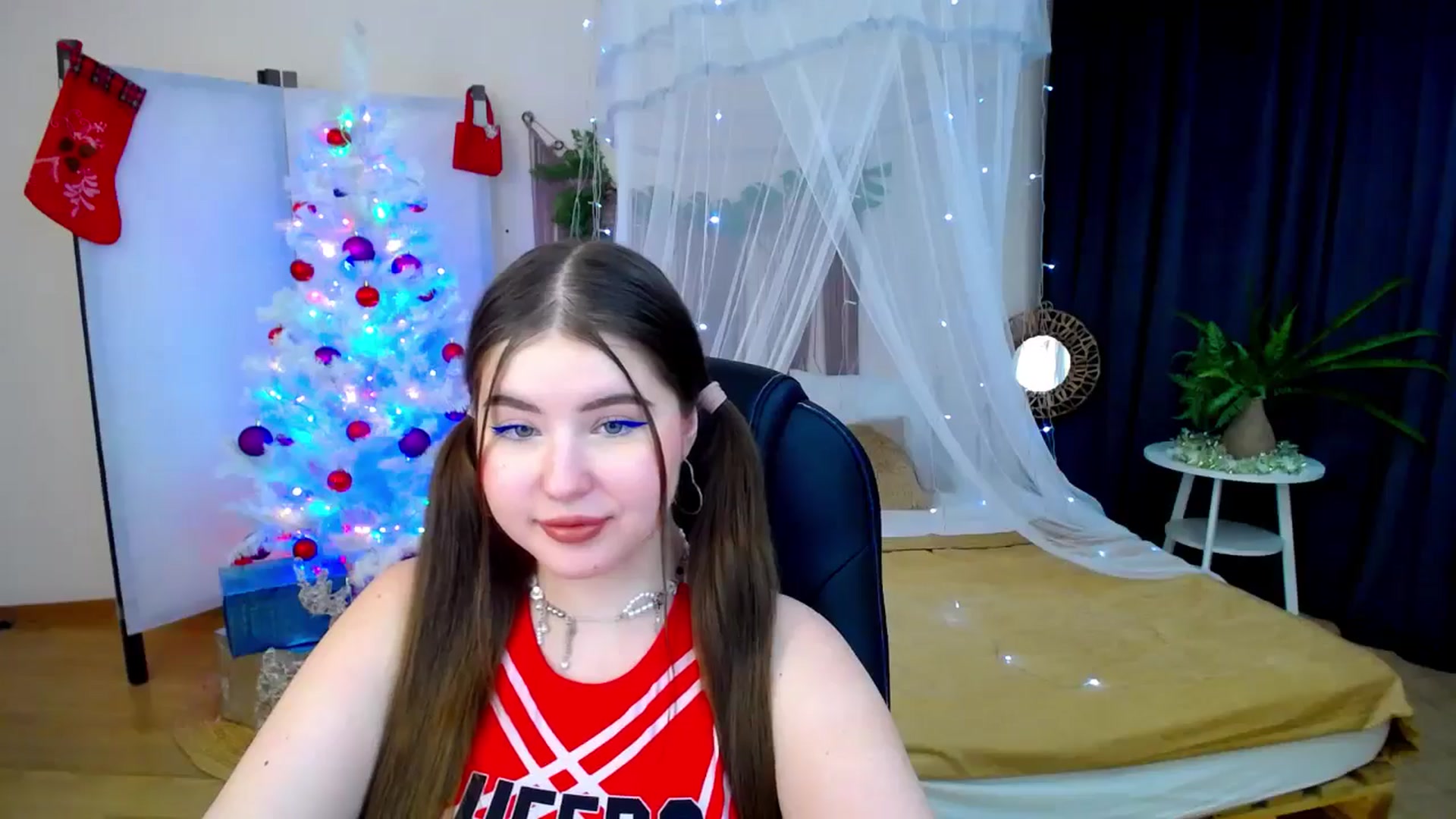 Gallery image thumbnail from AdmireMyEyes's myfreecams stream on, 12/08/2024, 23:10 image 6 of 20