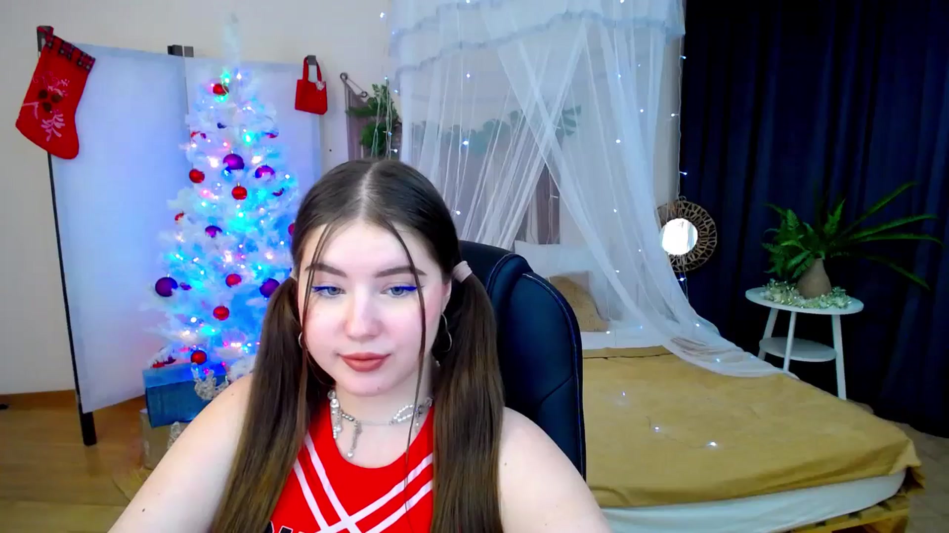 Gallery image thumbnail from AdmireMyEyes's myfreecams stream on, 12/08/2024, 23:10 image 12 of 20