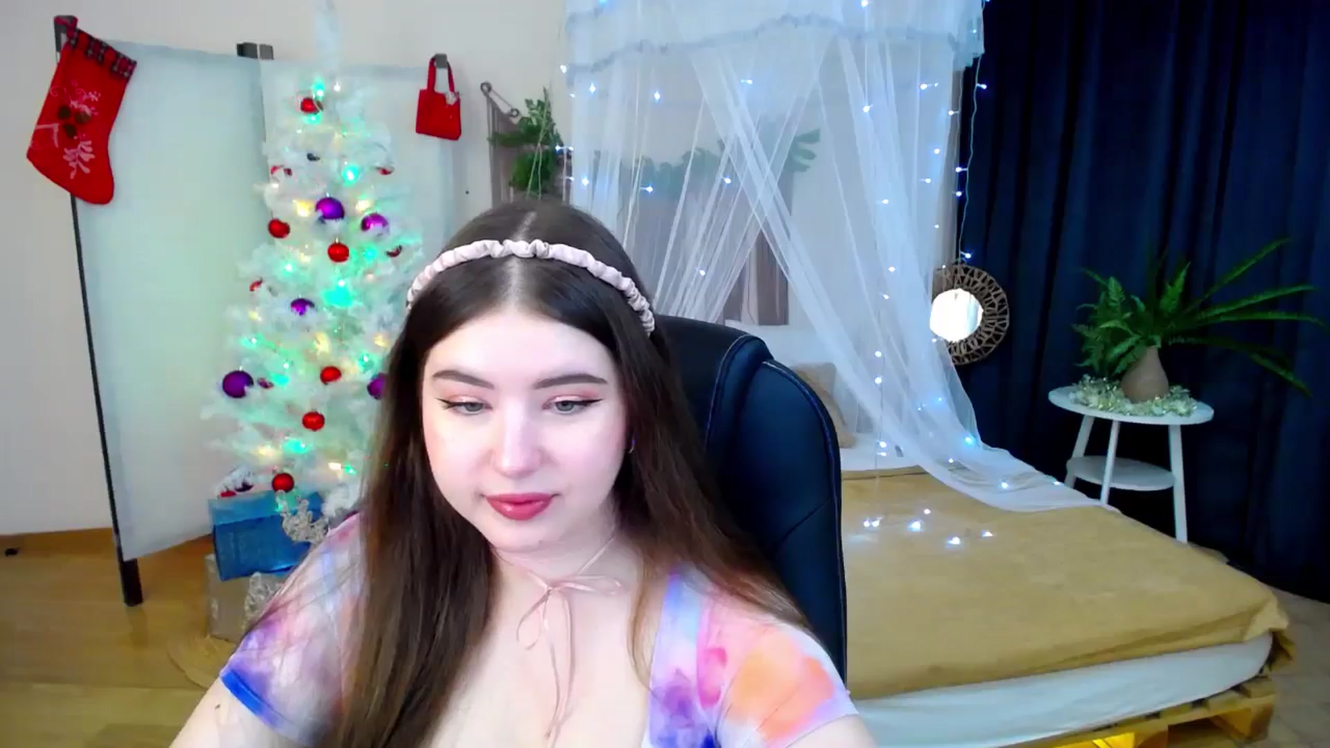 Gallery image thumbnail from AdmireMyEyes's myfreecams stream on, 12/09/2024, 18:57 image 11 of 20