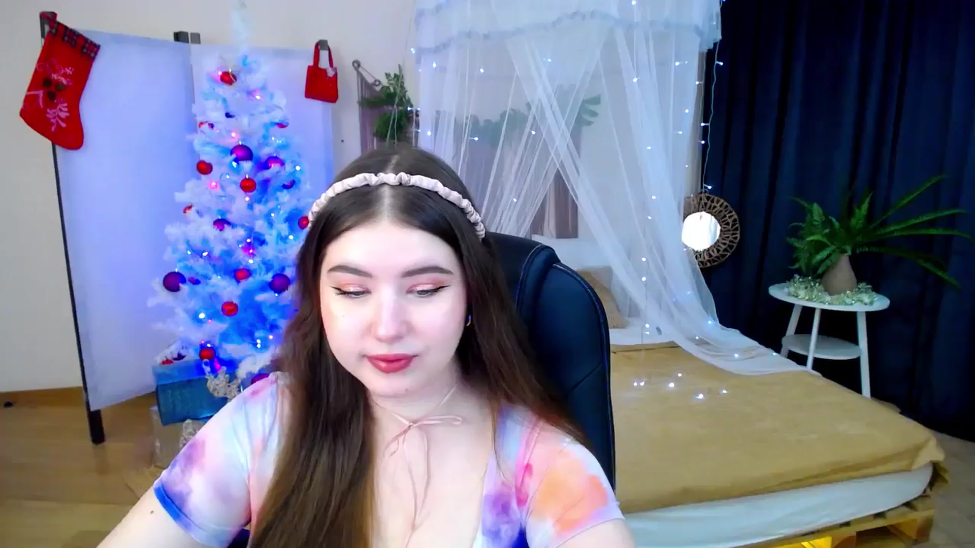 Gallery image thumbnail from AdmireMyEyes's myfreecams stream on, 12/09/2024, 18:57 image 8 of 20