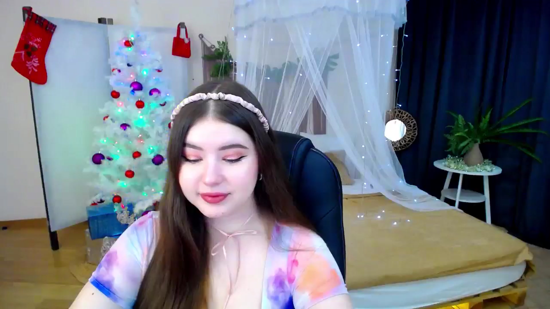 Gallery image thumbnail from AdmireMyEyes's myfreecams stream on, 12/09/2024, 18:57 image 6 of 20
