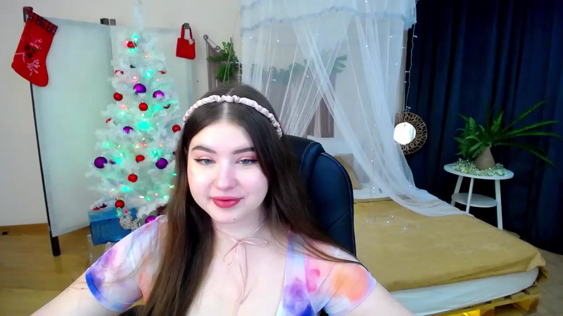 Gallery image thumbnail from AdmireMyEyes's myfreecams stream on, 12/09/2024, 18:57 image 14 of 20