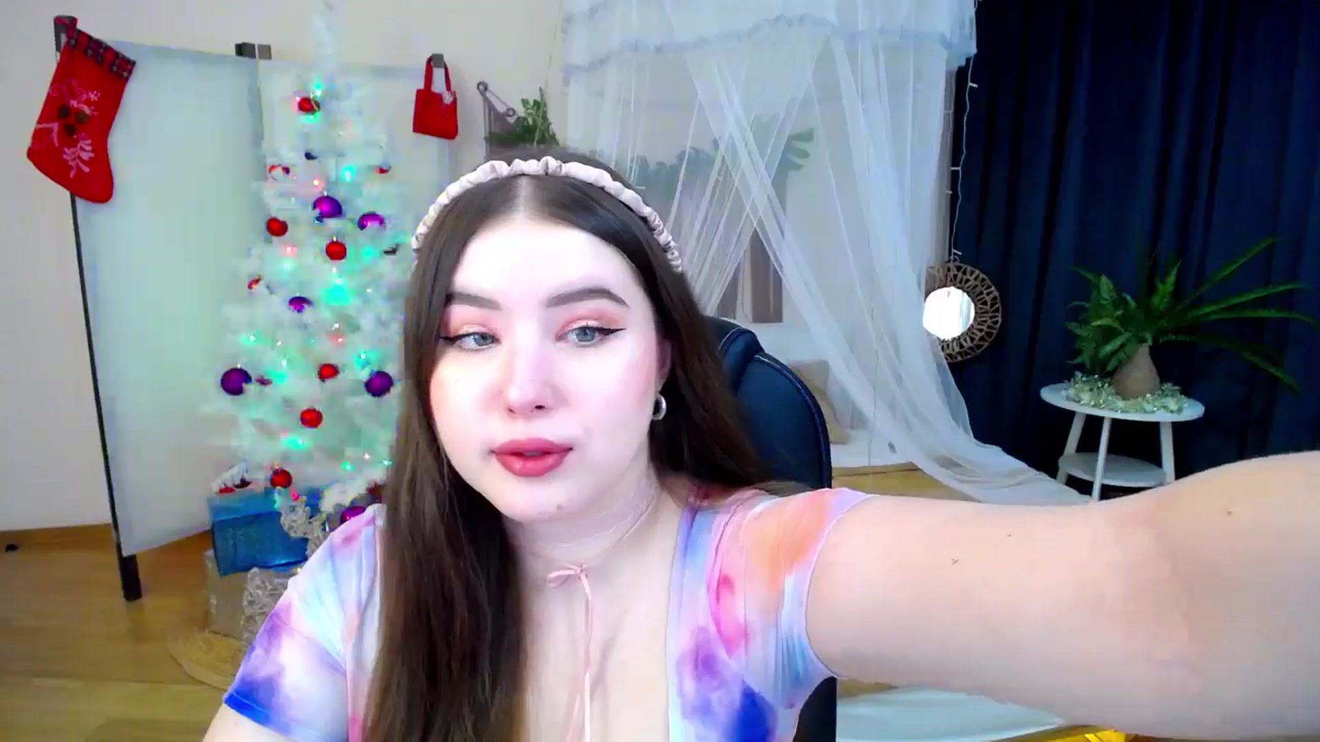 Gallery image thumbnail from AdmireMyEyes's myfreecams stream on, 12/09/2024, 18:57 image 3 of 20