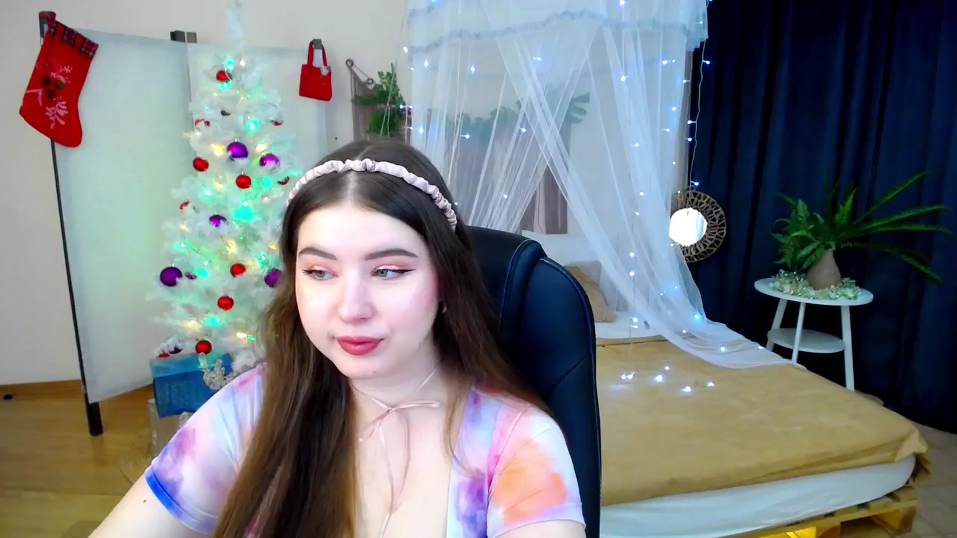Gallery image thumbnail from AdmireMyEyes's myfreecams stream on, 12/09/2024, 18:57 image 7 of 20