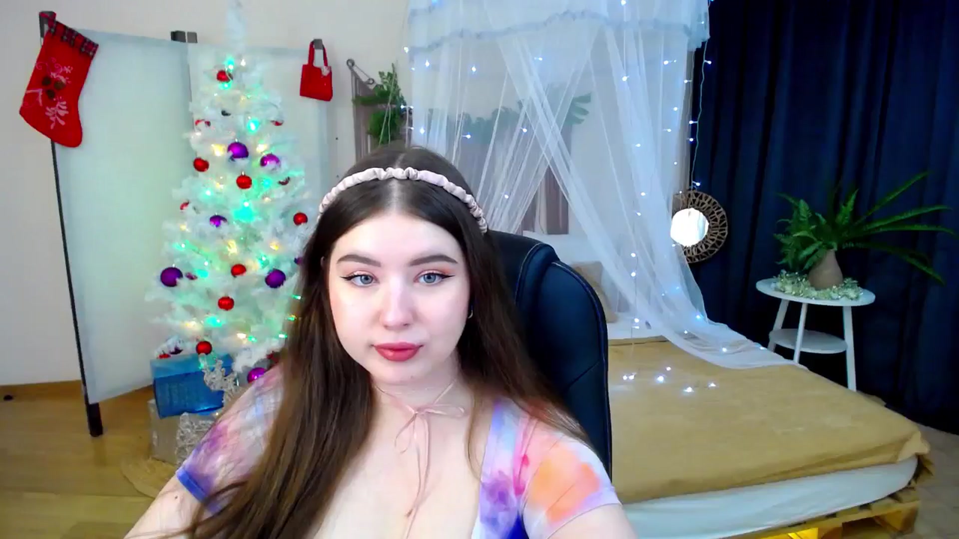 Gallery image thumbnail from AdmireMyEyes's myfreecams stream on, 12/09/2024, 18:57 image 10 of 20