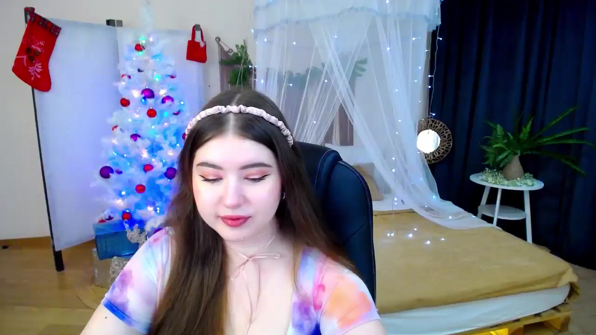 Gallery image thumbnail from AdmireMyEyes's myfreecams stream on, 12/09/2024, 18:57 image 9 of 20