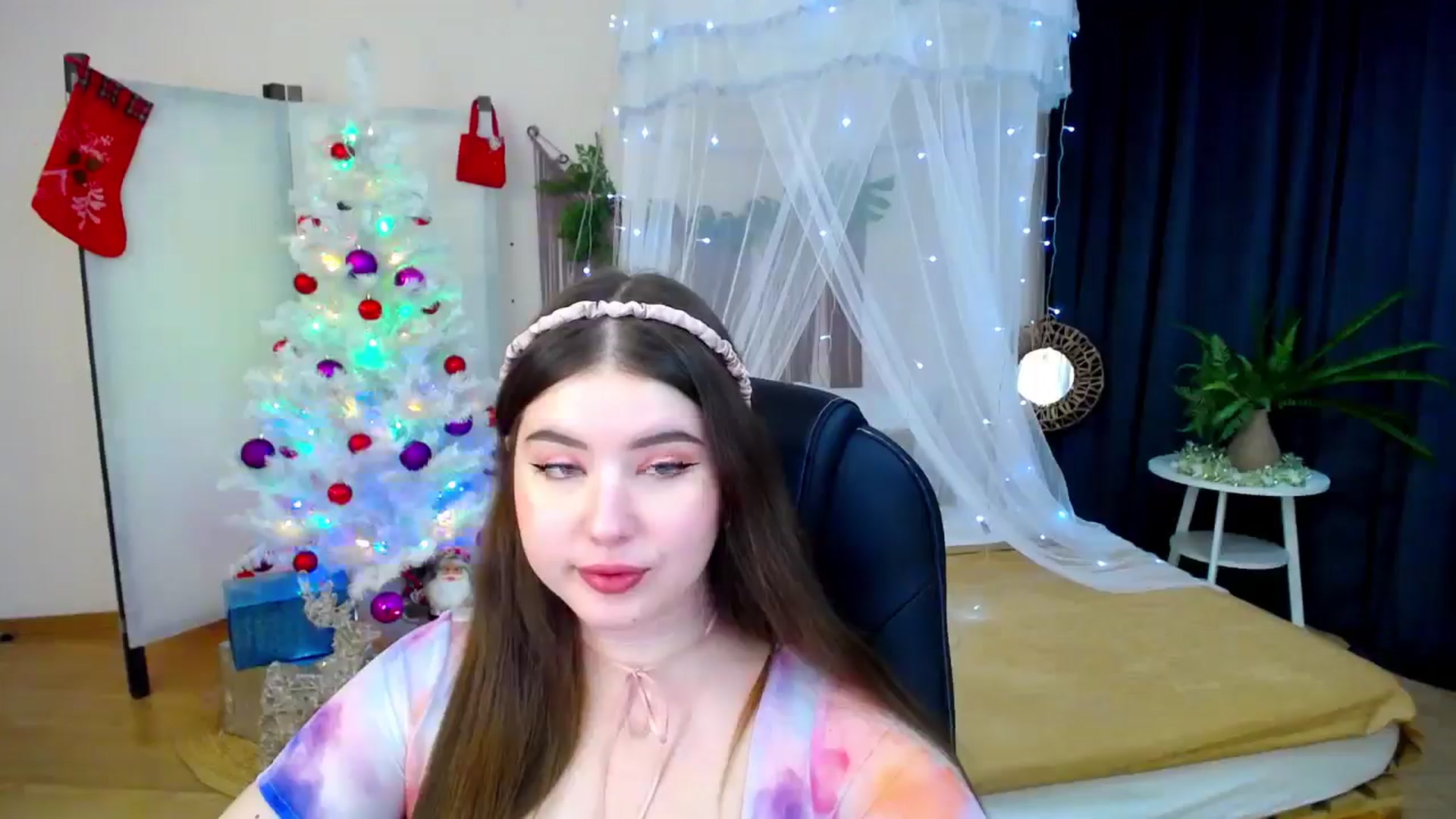 Gallery image thumbnail from AdmireMyEyes's myfreecams stream on, 12/09/2024, 19:46 image 20 of 20