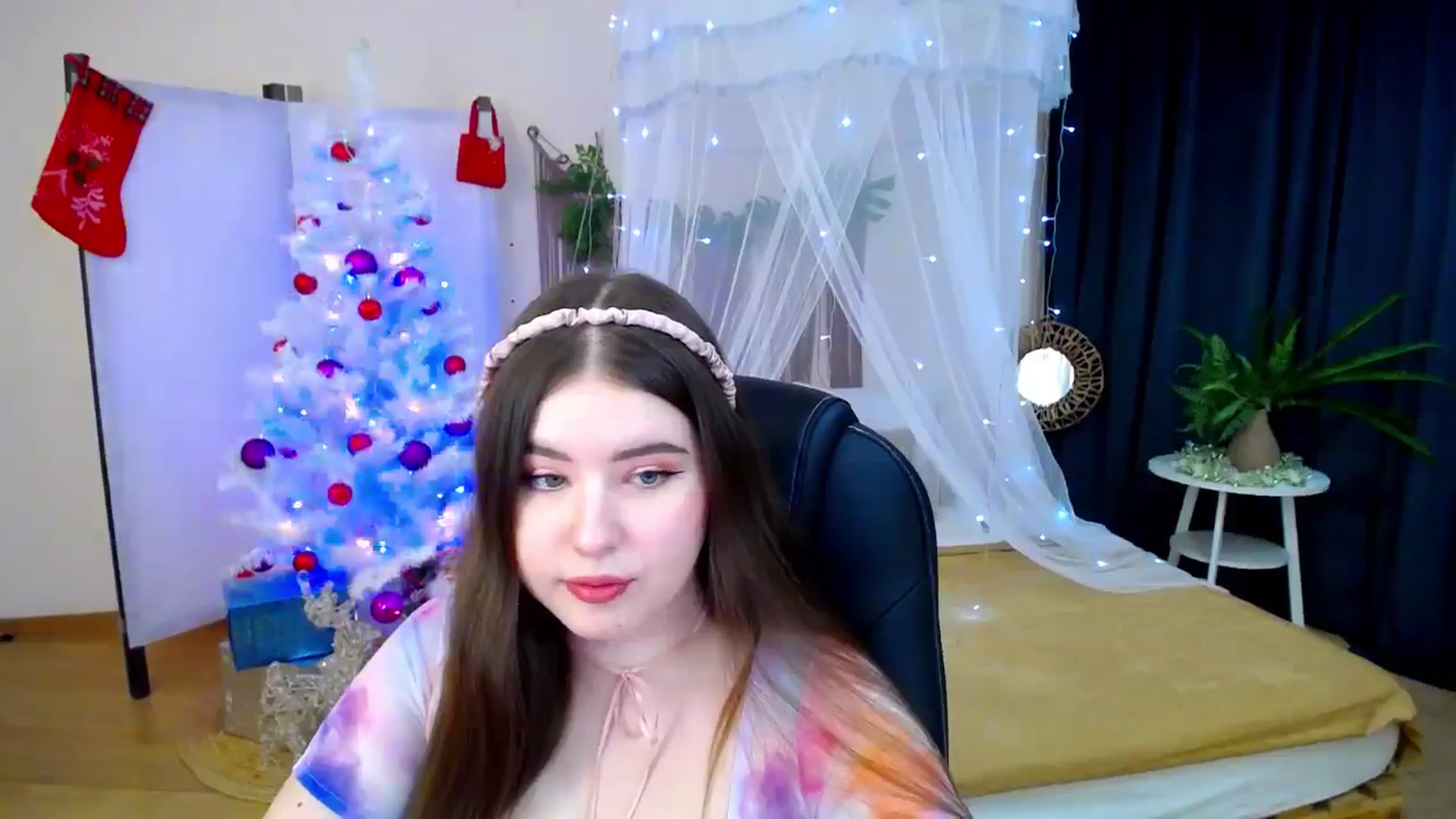 Gallery image thumbnail from AdmireMyEyes's myfreecams stream on, 12/09/2024, 19:46 image 10 of 20