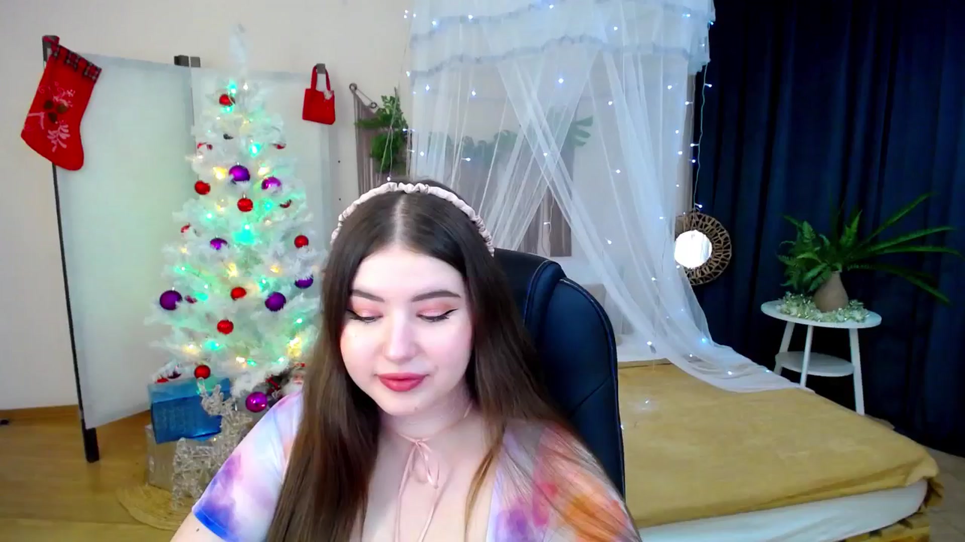 Gallery image thumbnail from AdmireMyEyes's myfreecams stream on, 12/09/2024, 19:46 image 7 of 20