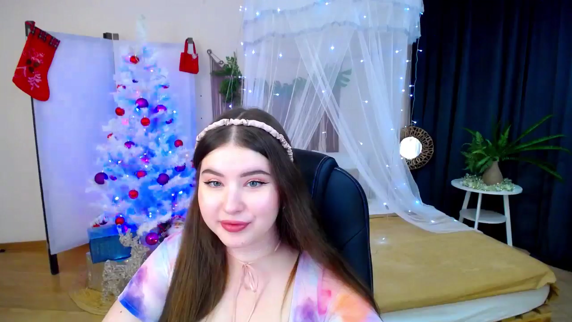 Gallery image thumbnail from AdmireMyEyes's myfreecams stream on, 12/09/2024, 19:46 image 19 of 20