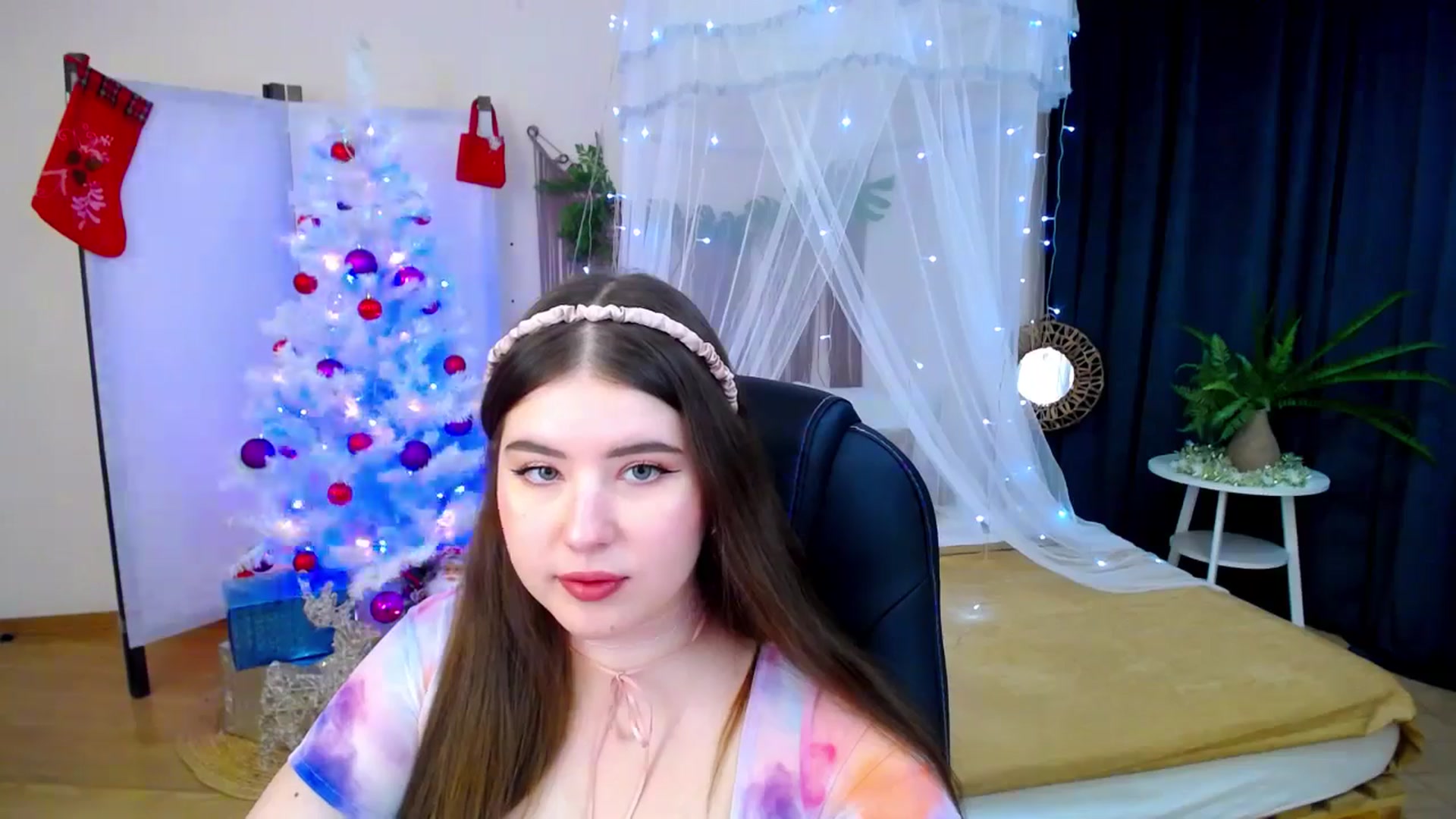 Gallery image thumbnail from AdmireMyEyes's myfreecams stream on, 12/09/2024, 19:46 image 16 of 20