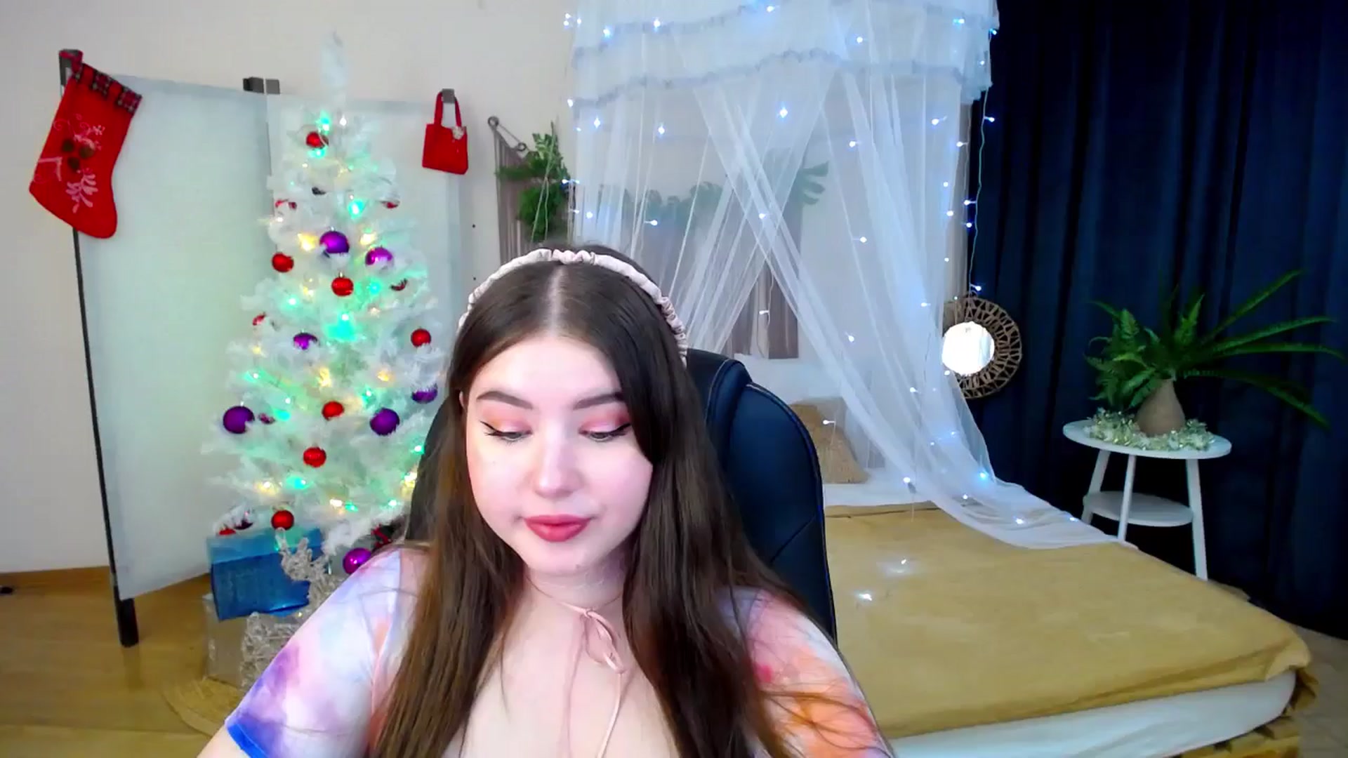 Gallery image thumbnail from AdmireMyEyes's myfreecams stream on, 12/09/2024, 19:46 image 1 of 20
