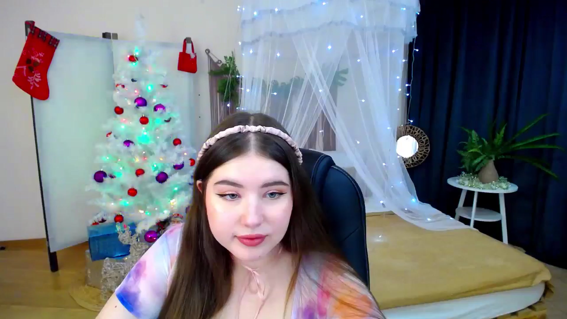 Gallery image thumbnail from AdmireMyEyes's myfreecams stream on, 12/09/2024, 19:46 image 14 of 20