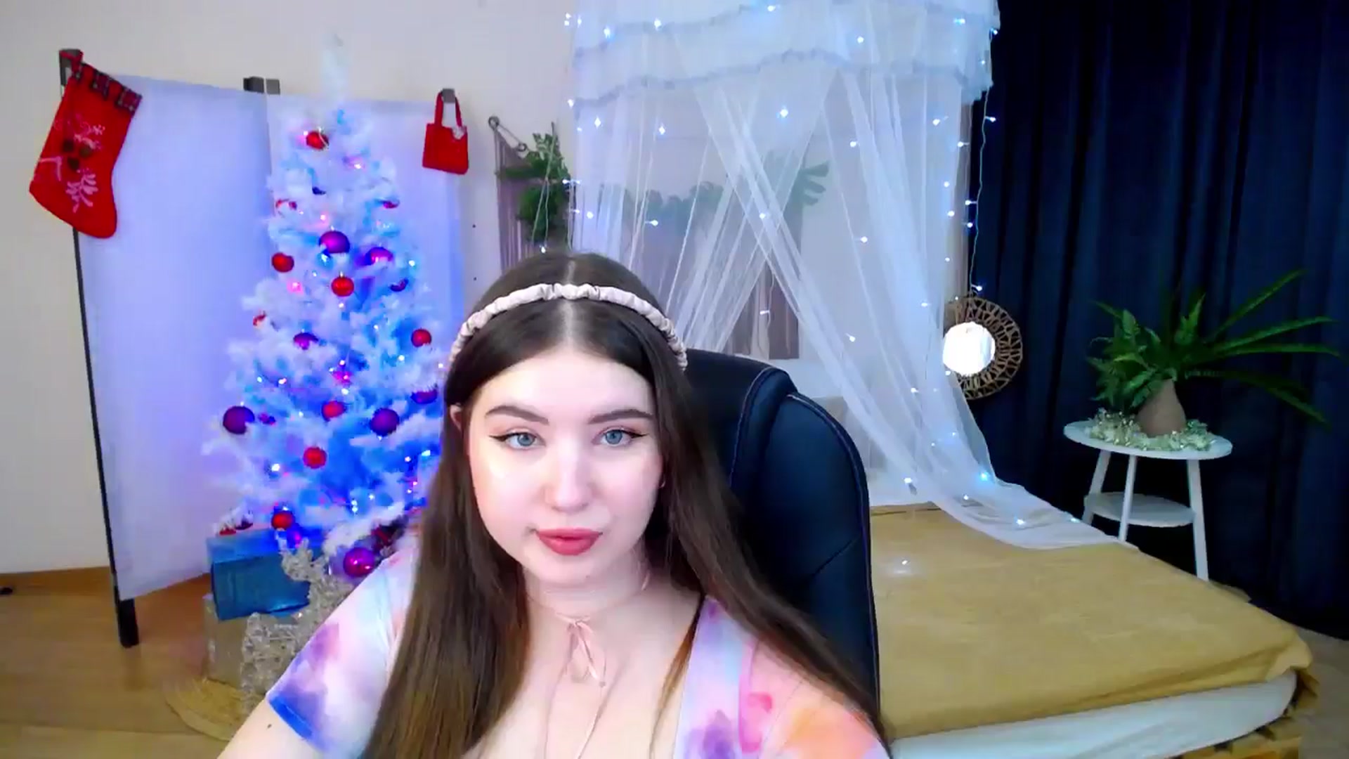 Gallery image thumbnail from AdmireMyEyes's myfreecams stream on, 12/09/2024, 19:46 image 15 of 20