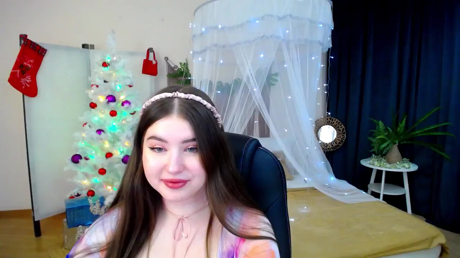 Gallery image thumbnail from AdmireMyEyes's myfreecams stream on, 12/09/2024, 21:47 image 9 of 20