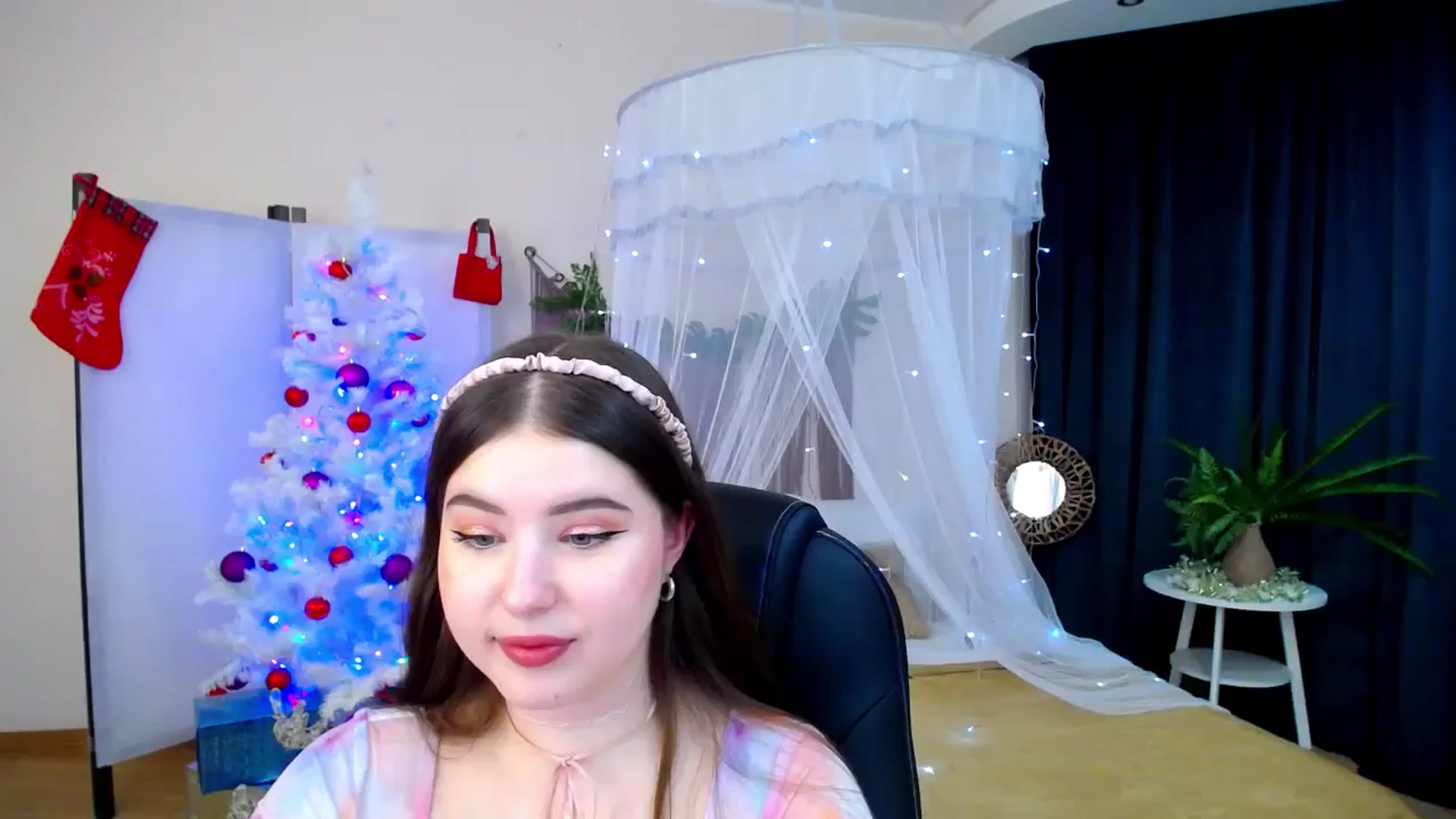 Gallery image thumbnail from AdmireMyEyes's myfreecams stream on, 12/09/2024, 21:47 image 8 of 20