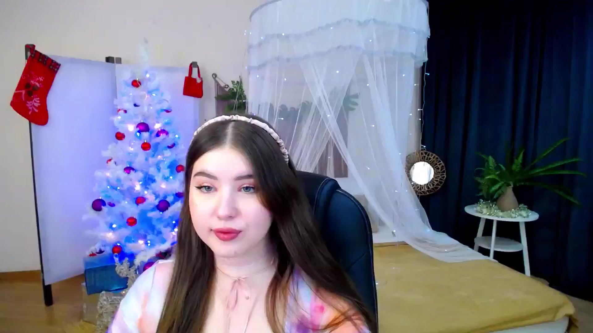 Gallery image thumbnail from AdmireMyEyes's myfreecams stream on, 12/09/2024, 21:47 image 12 of 20