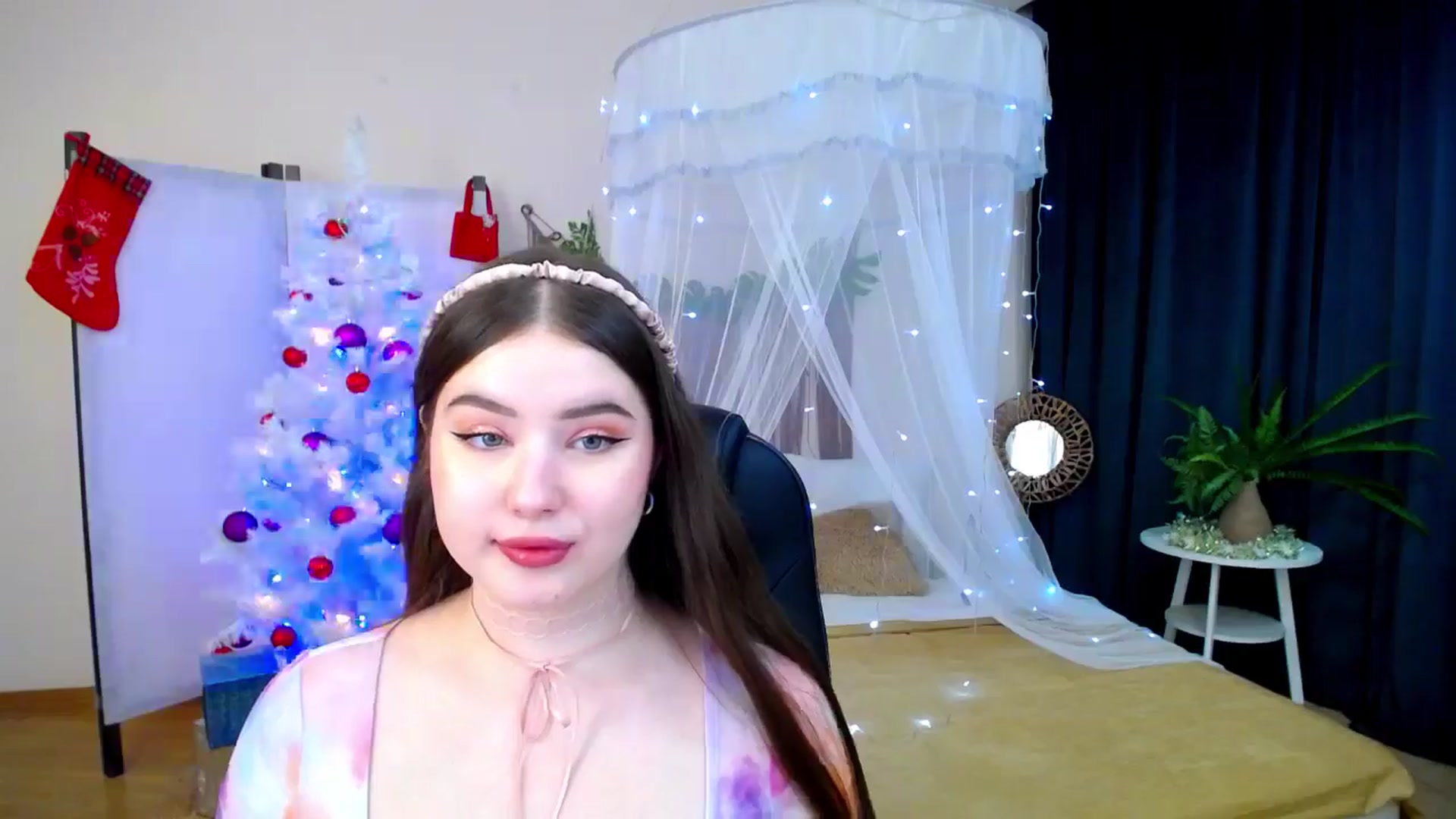 Gallery image thumbnail from AdmireMyEyes's myfreecams stream on, 12/09/2024, 21:47 image 7 of 20