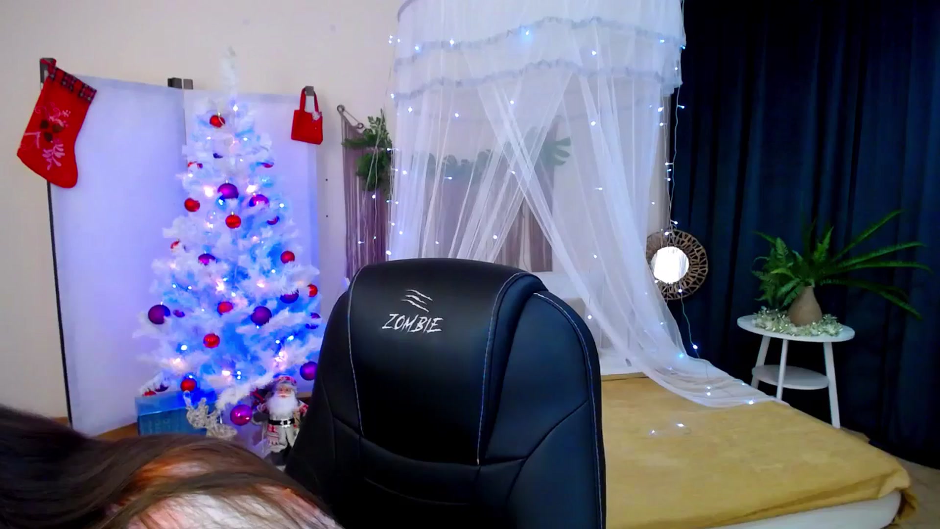 Gallery image thumbnail from AdmireMyEyes's myfreecams stream on, 12/10/2024, 24:50 image 14 of 20