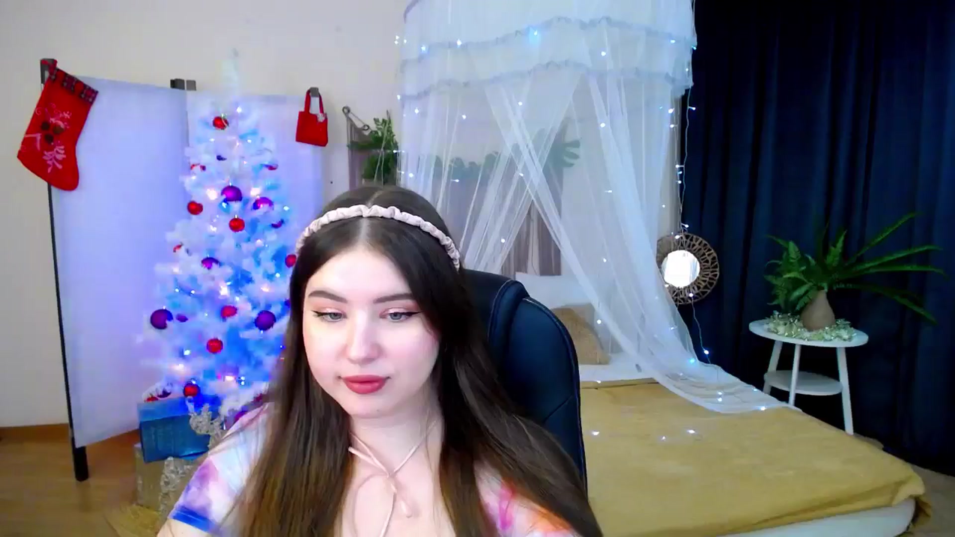 Gallery image thumbnail from AdmireMyEyes's myfreecams stream on, 12/10/2024, 24:50 image 12 of 20