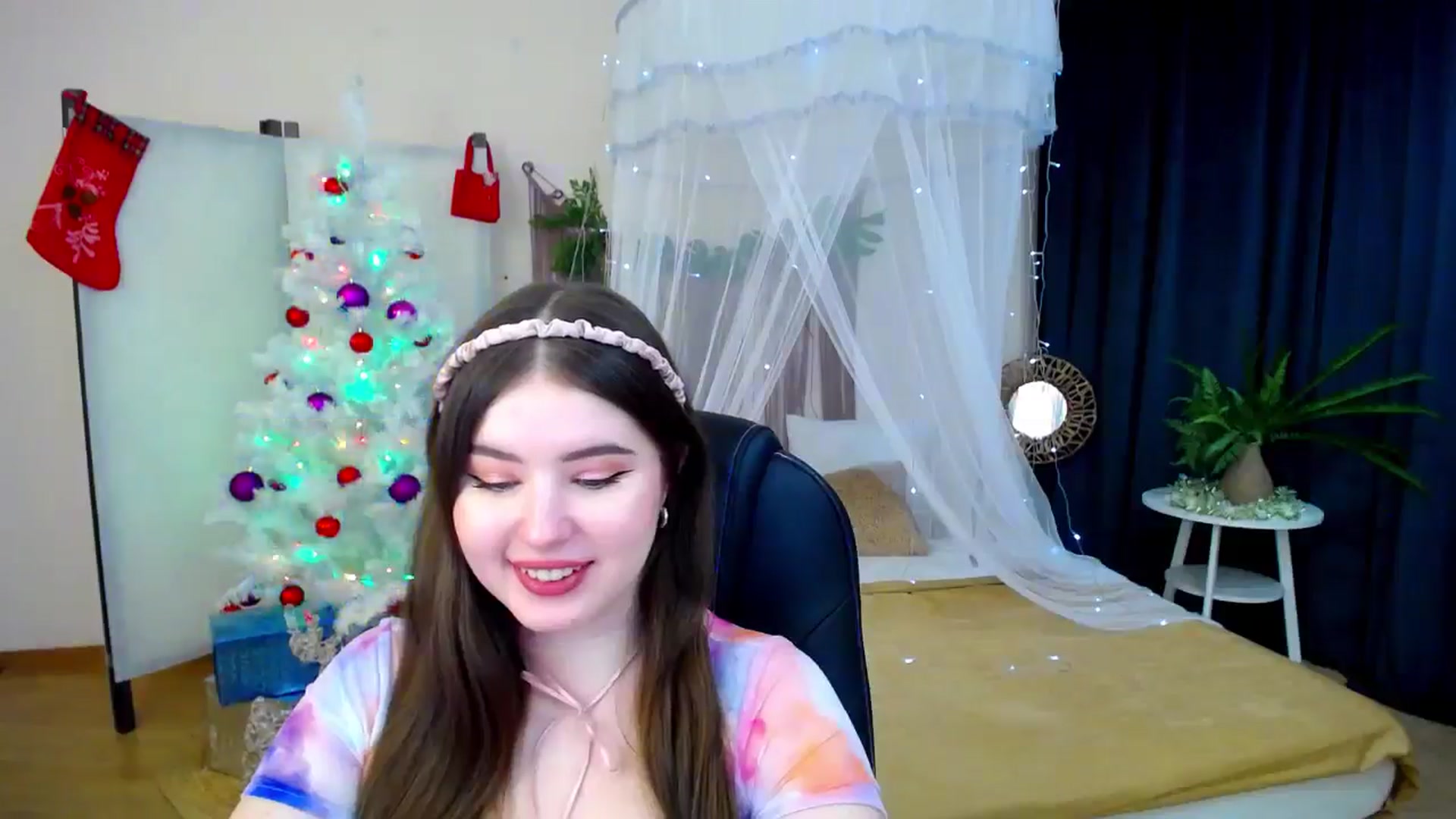 Gallery image thumbnail from AdmireMyEyes's myfreecams stream on, 12/10/2024, 24:50 image 9 of 20