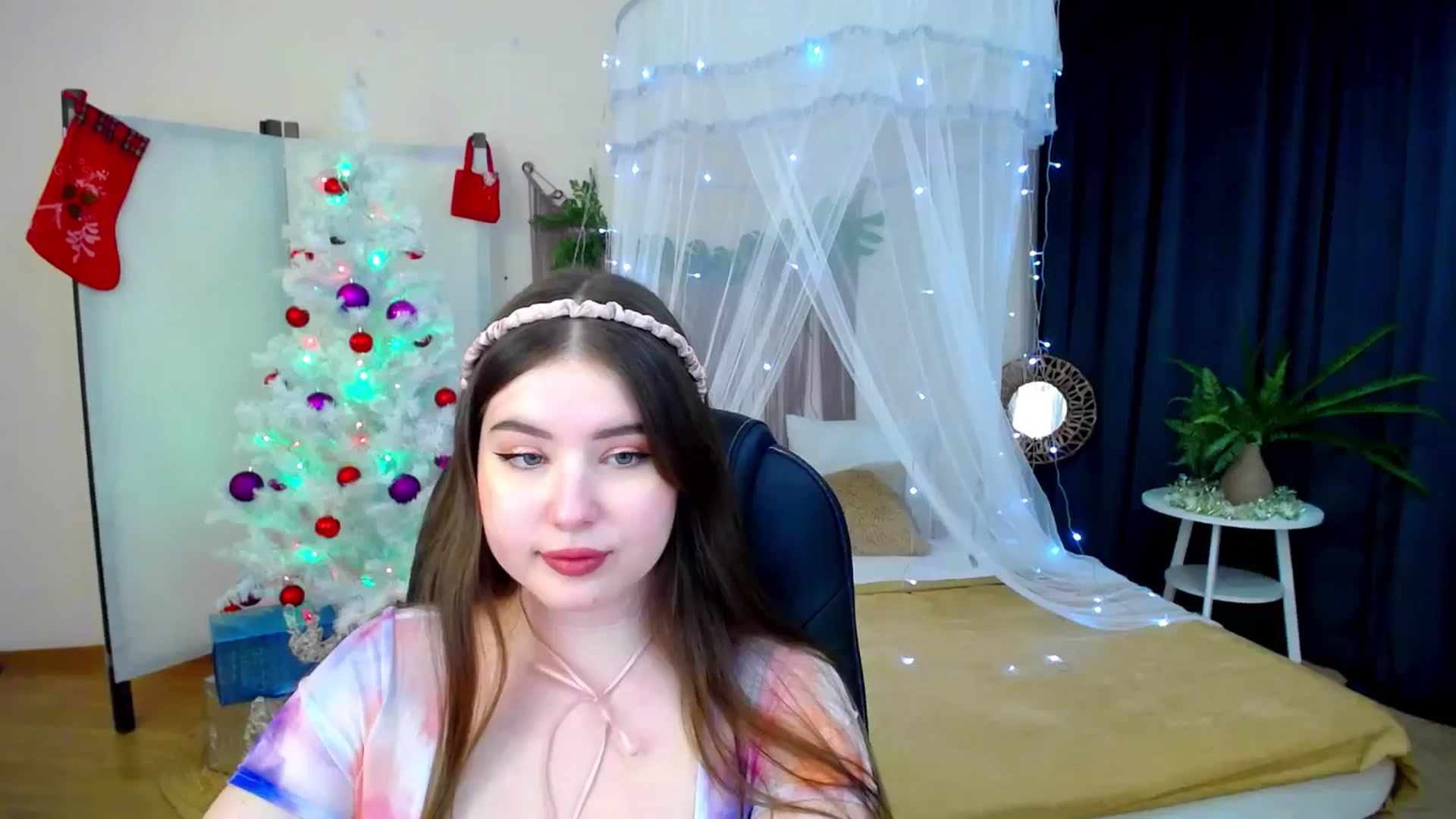 Gallery image thumbnail from AdmireMyEyes's myfreecams stream on, 12/10/2024, 24:50 image 7 of 20
