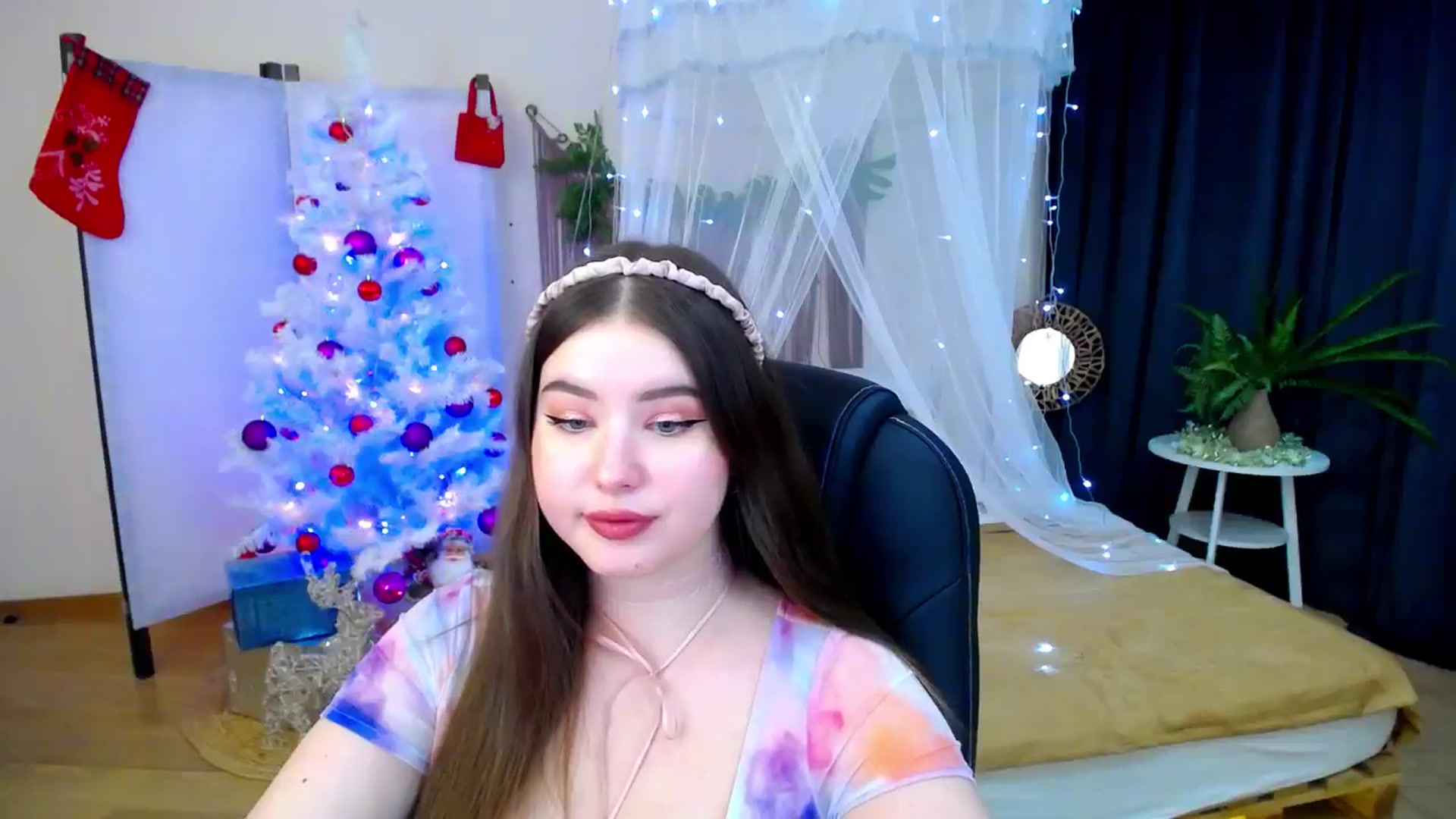 Gallery image thumbnail from AdmireMyEyes's myfreecams stream on, 12/10/2024, 01:40 image 3 of 20