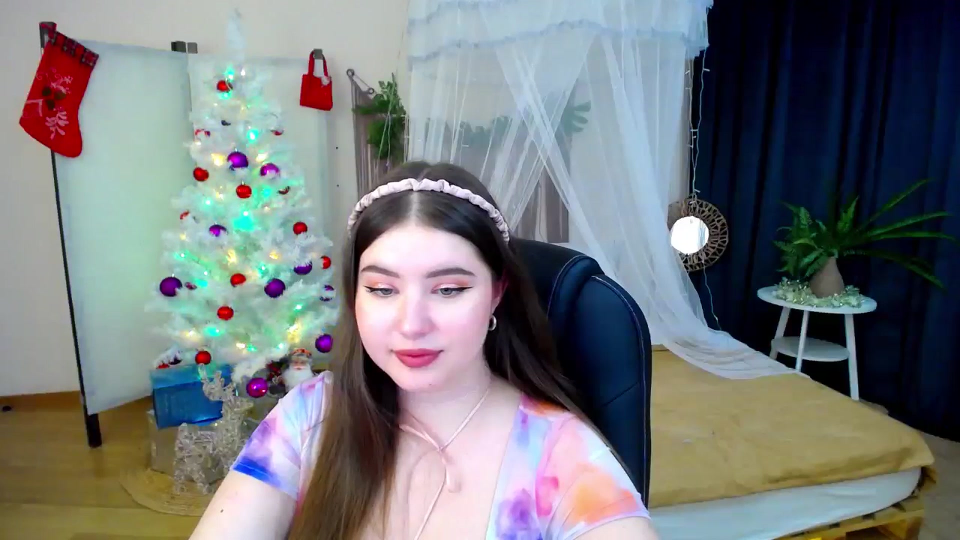 Gallery image thumbnail from AdmireMyEyes's myfreecams stream on, 12/10/2024, 01:40 image 5 of 20