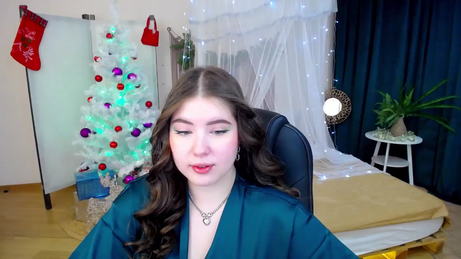 Gallery image thumbnail from AdmireMyEyes's myfreecams stream on, 12/10/2024, 19:47 image 4 of 20