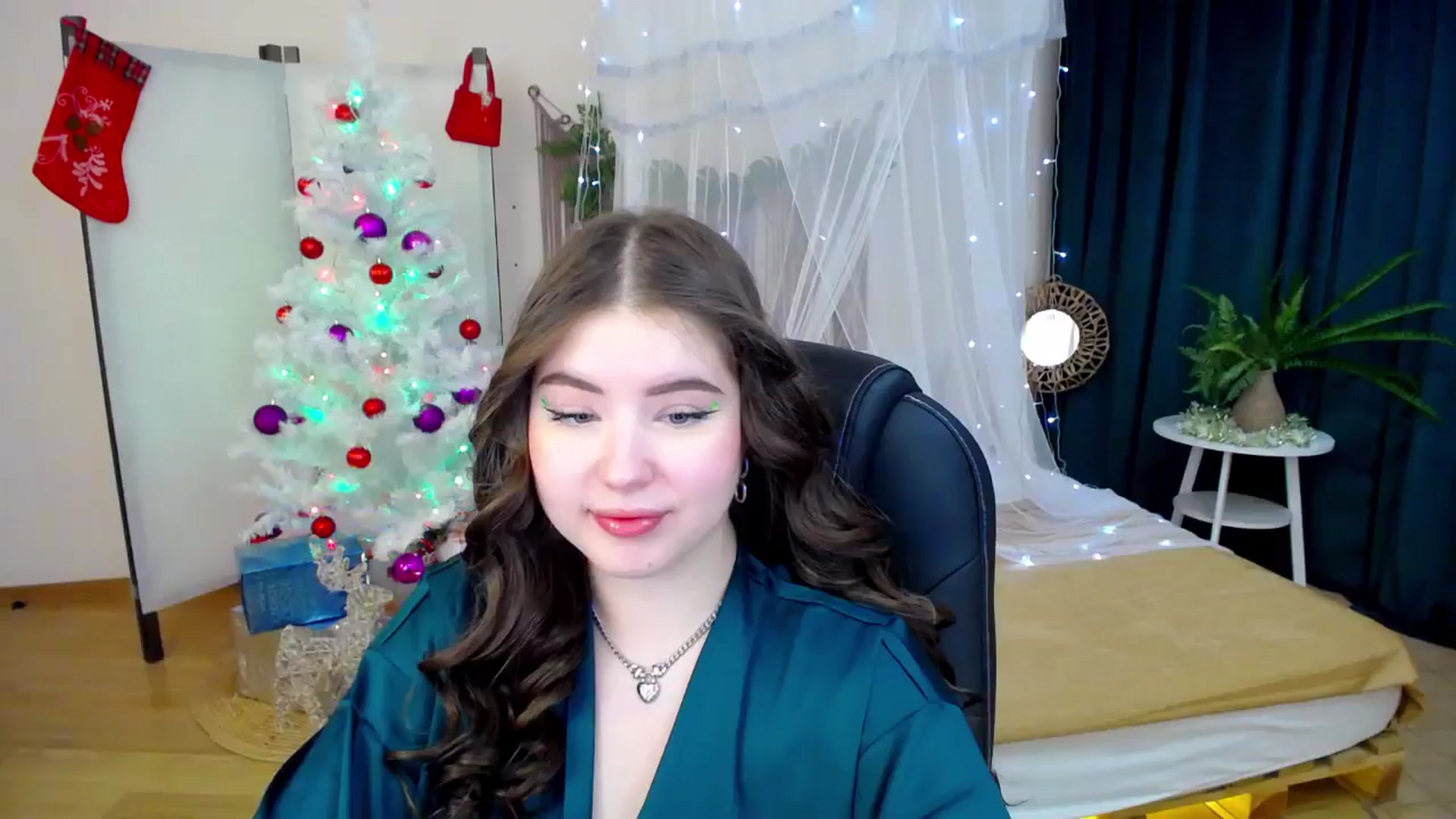 Gallery image thumbnail from AdmireMyEyes's myfreecams stream on, 12/10/2024, 19:47 image 7 of 20