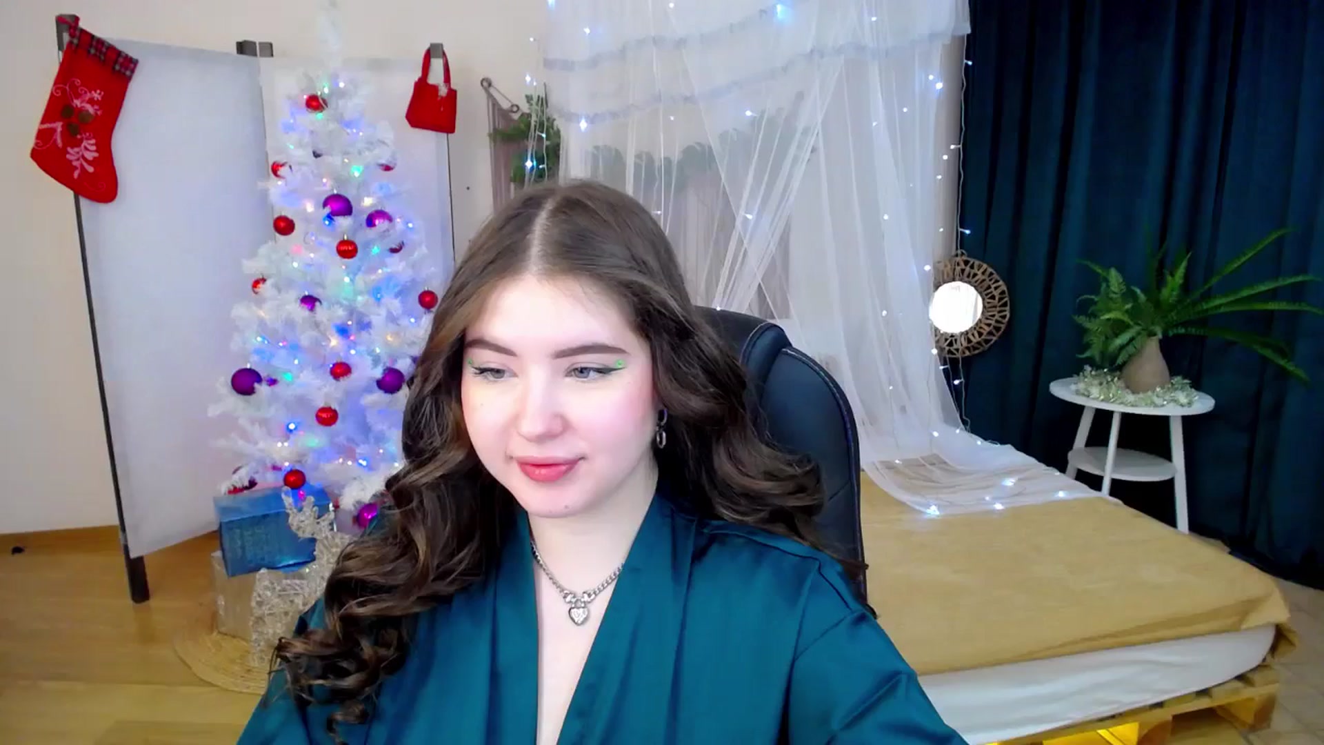 Gallery image thumbnail from AdmireMyEyes's myfreecams stream on, 12/10/2024, 19:47 image 10 of 20