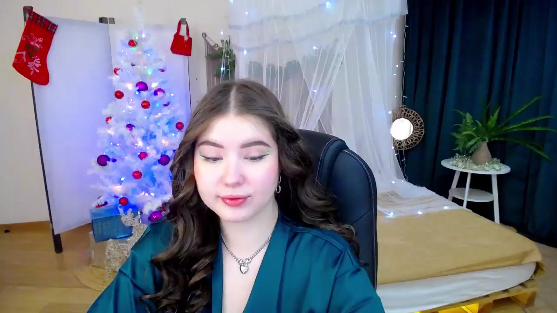 Gallery image thumbnail from AdmireMyEyes's myfreecams stream on, 12/10/2024, 19:47 image 5 of 20