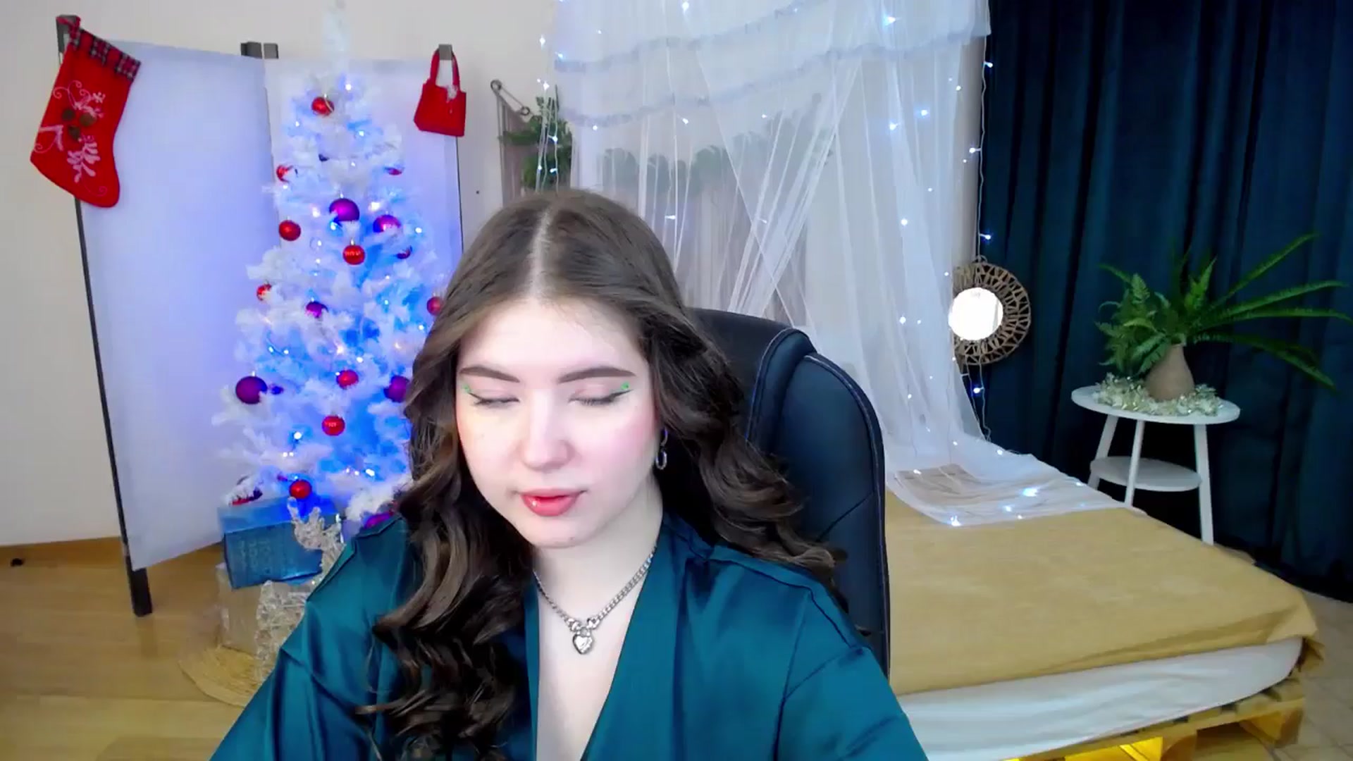 Gallery image thumbnail from AdmireMyEyes's myfreecams stream on, 12/10/2024, 19:47 image 1 of 20