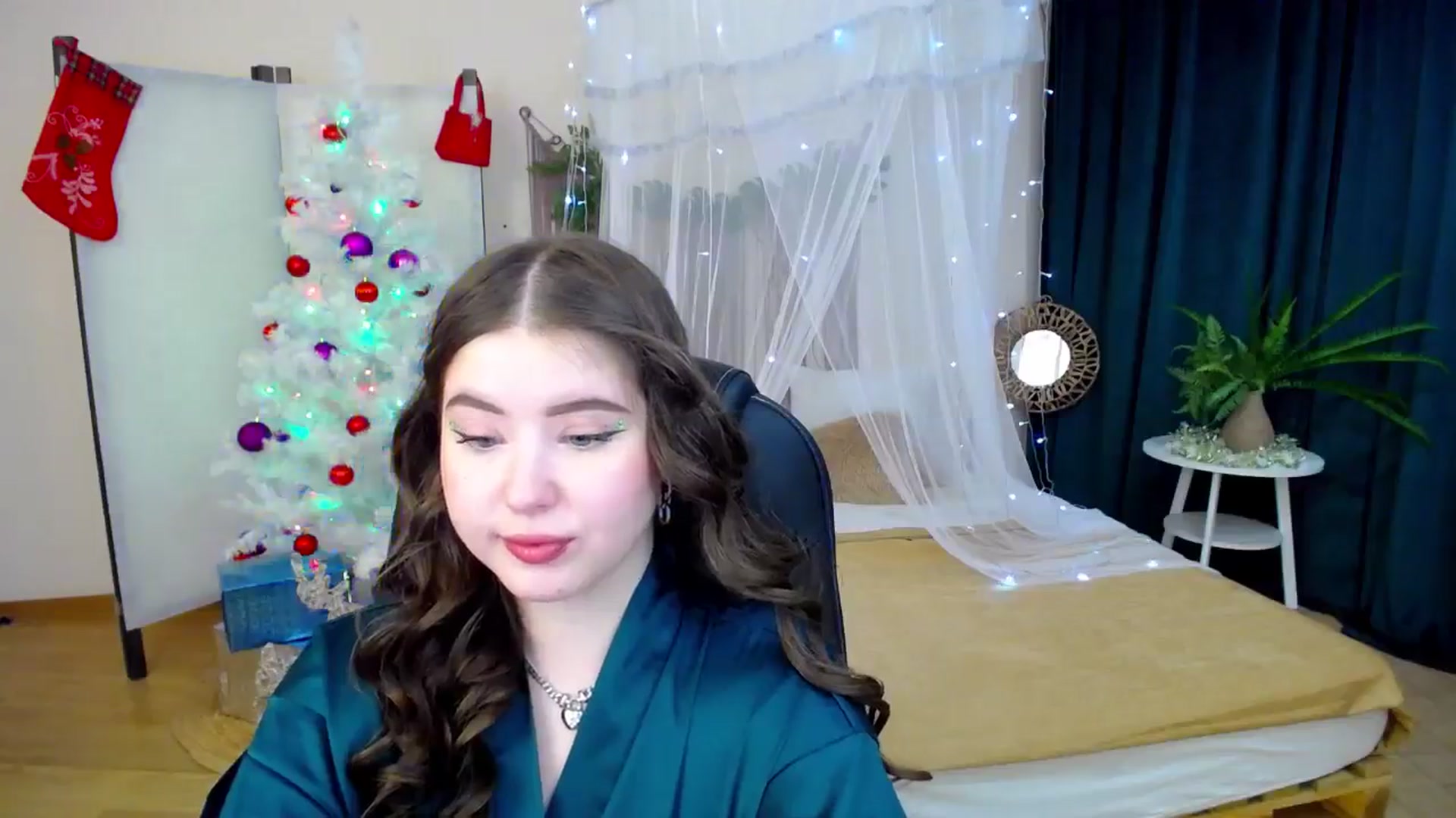 Gallery image thumbnail from AdmireMyEyes's myfreecams stream on, 12/10/2024, 20:27 image 19 of 20