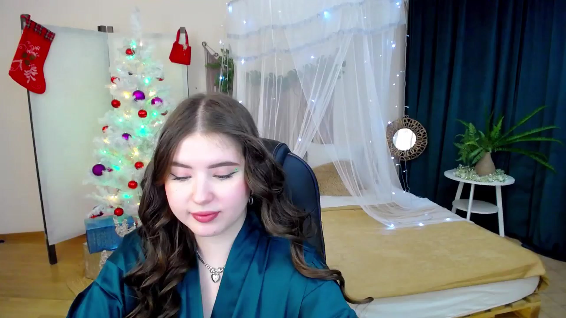 Gallery image thumbnail from AdmireMyEyes's myfreecams stream on, 12/10/2024, 20:27 image 12 of 20