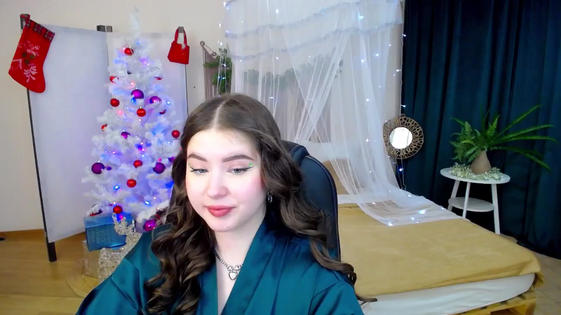 Gallery image thumbnail from AdmireMyEyes's myfreecams stream on, 12/10/2024, 20:27 image 20 of 20