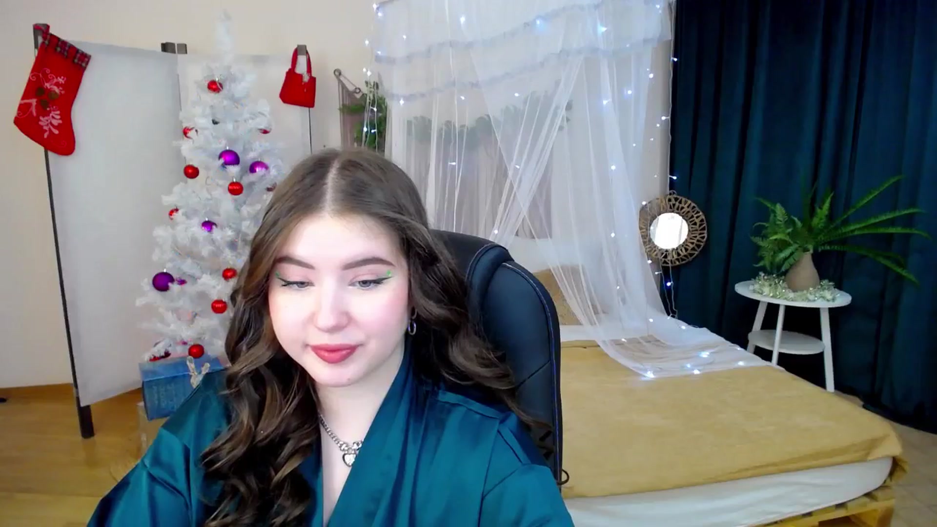 Gallery image thumbnail from AdmireMyEyes's myfreecams stream on, 12/10/2024, 20:27 image 4 of 20