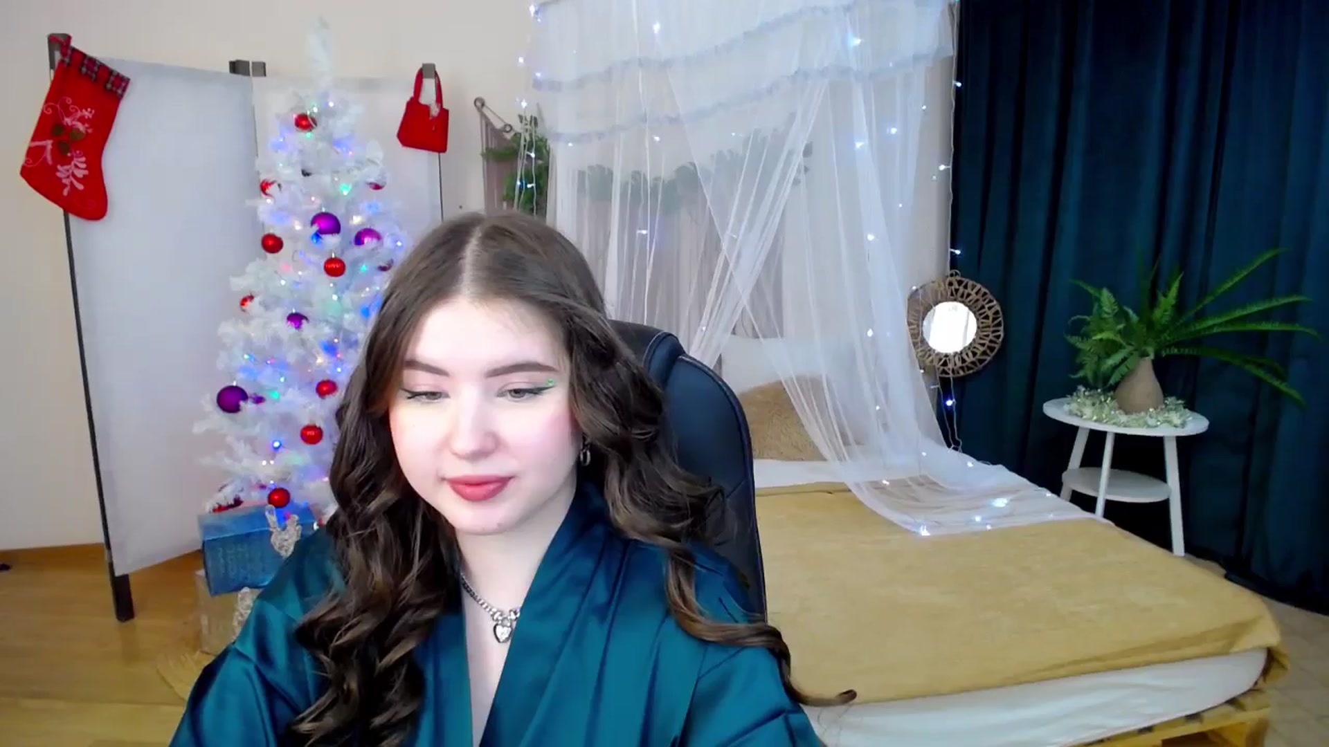 Gallery image thumbnail from AdmireMyEyes's myfreecams stream on, 12/10/2024, 20:27 image 9 of 20
