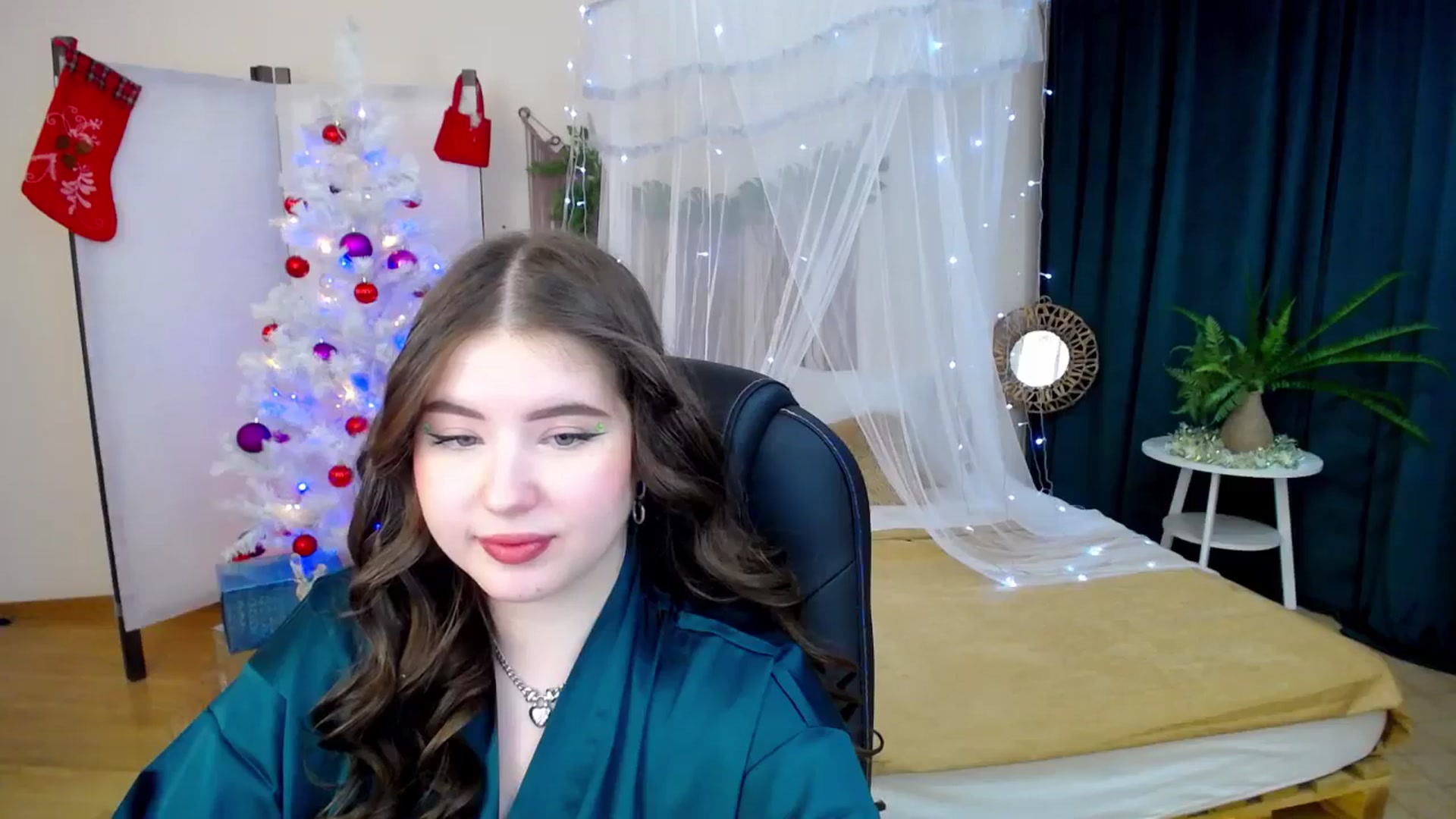 Gallery image thumbnail from AdmireMyEyes's myfreecams stream on, 12/10/2024, 20:27 image 7 of 20