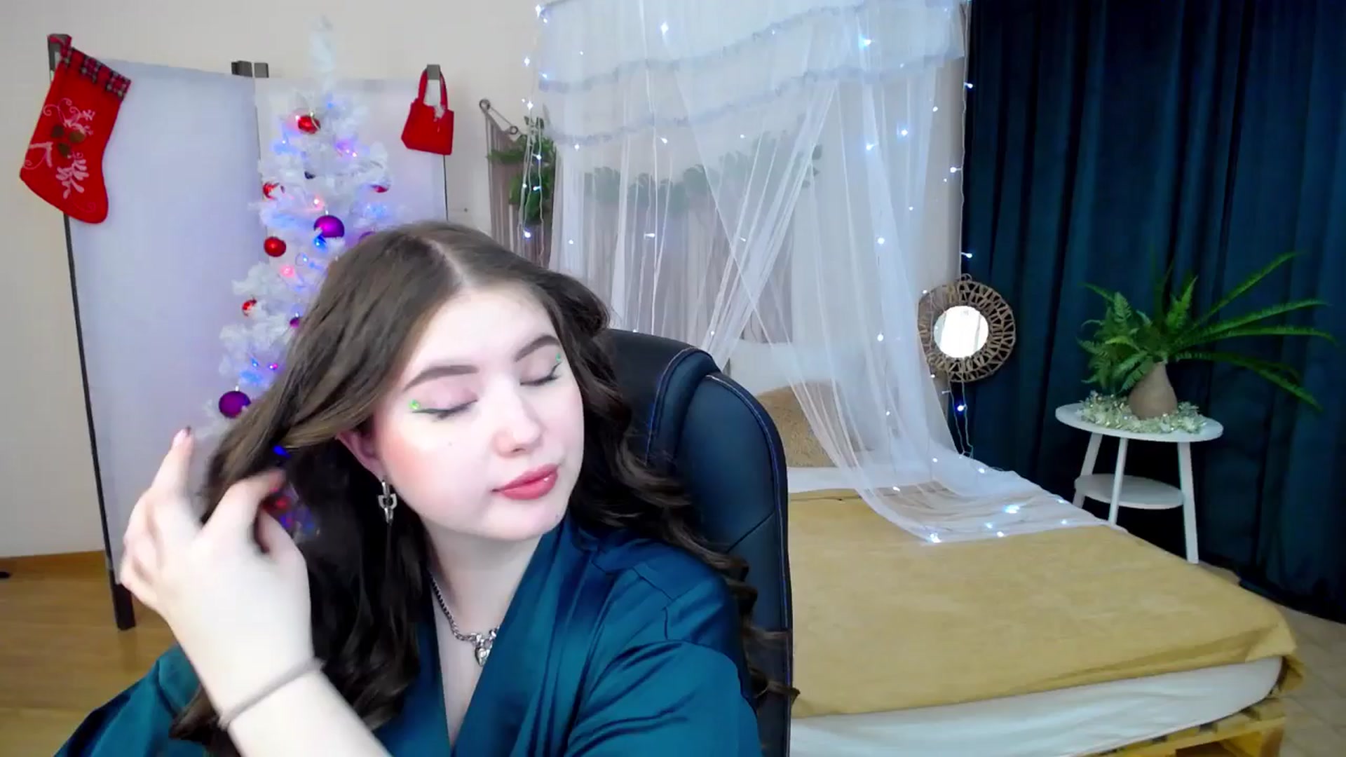 Gallery image thumbnail from AdmireMyEyes's myfreecams stream on, 12/10/2024, 20:27 image 1 of 20