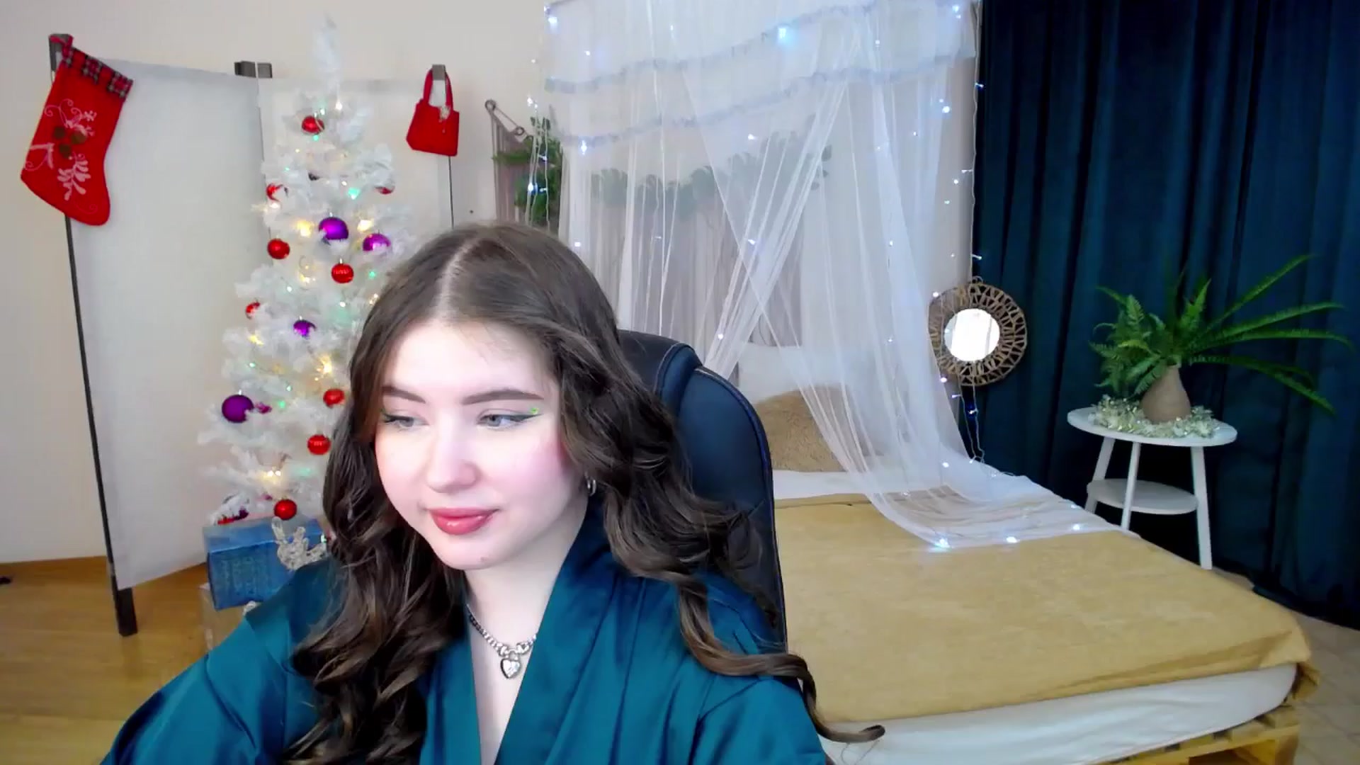 Gallery image thumbnail from AdmireMyEyes's myfreecams stream on, 12/10/2024, 20:27 image 14 of 20