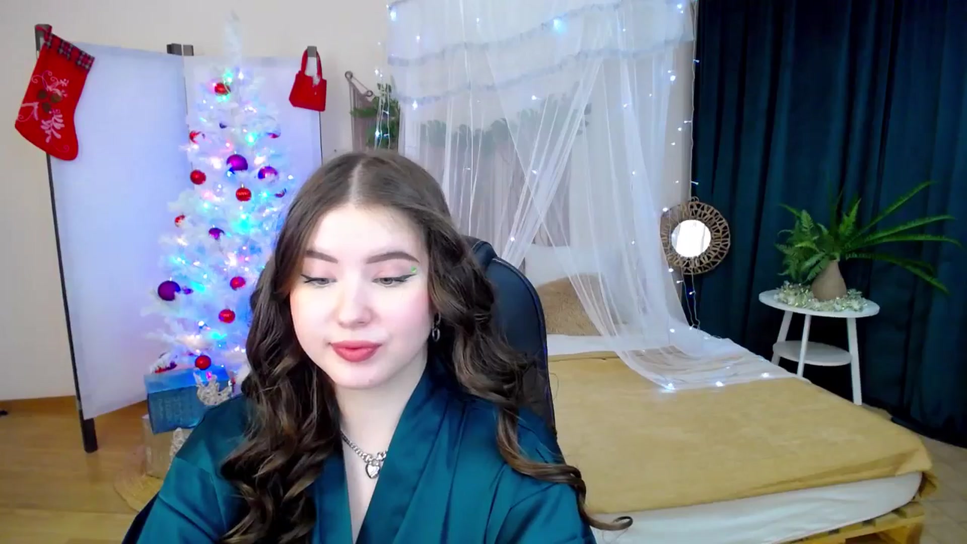 Gallery image thumbnail from AdmireMyEyes's myfreecams stream on, 12/10/2024, 20:27 image 10 of 20